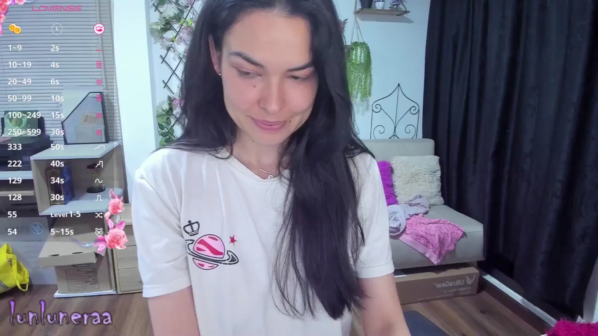 Gallery image thumbnail from LunaLuneraa's myfreecams stream on, 03/26/2025, 10:37 image 19 of 20