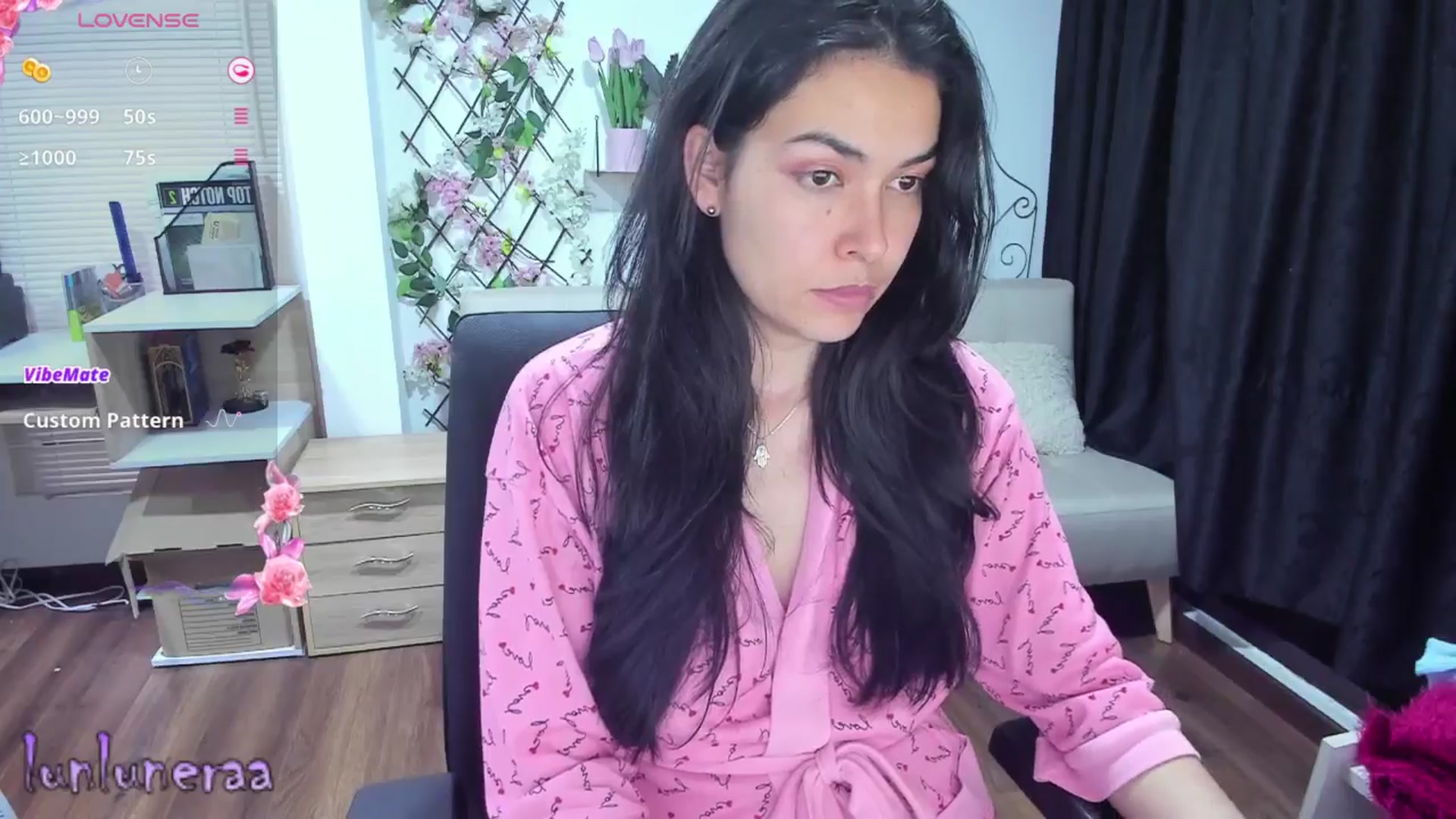 Gallery image thumbnail from LunaLuneraa's myfreecams stream on, 04/02/2025, 11:15 image 7 of 20
