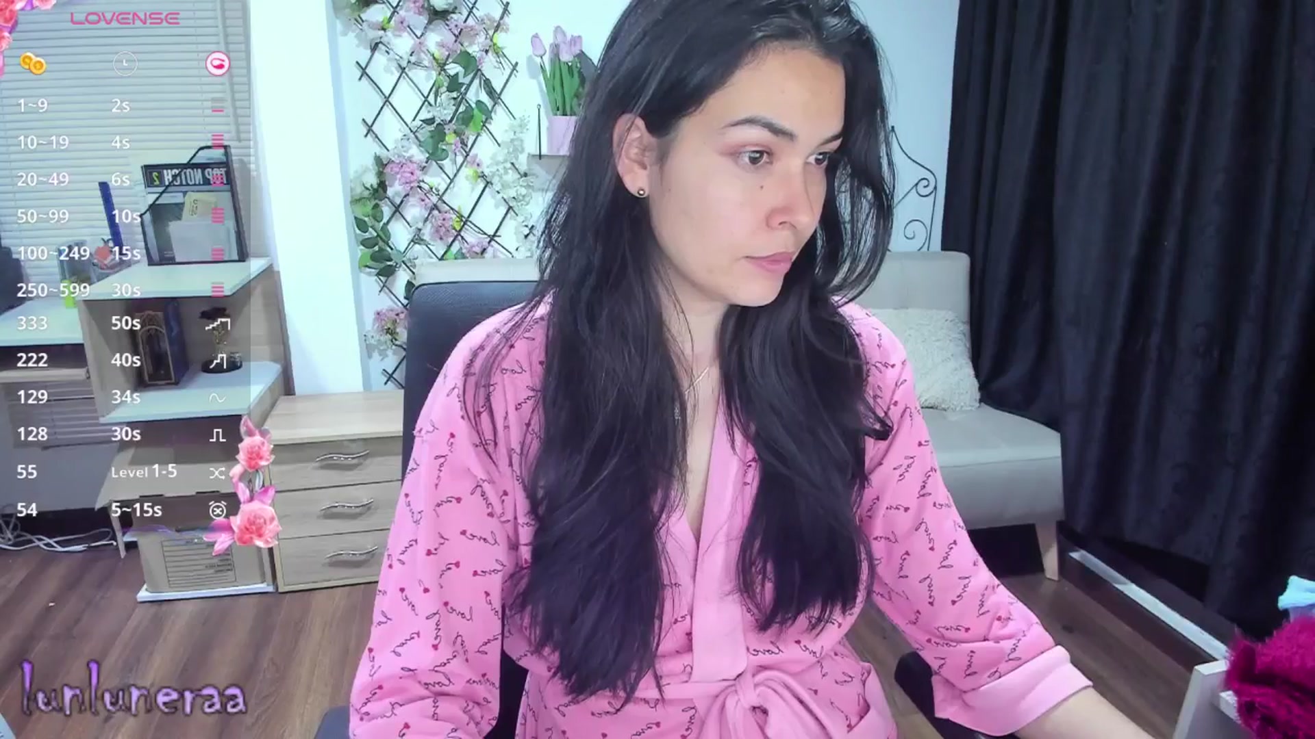 Gallery image thumbnail from LunaLuneraa's myfreecams stream on, 04/02/2025, 11:15 image 4 of 20