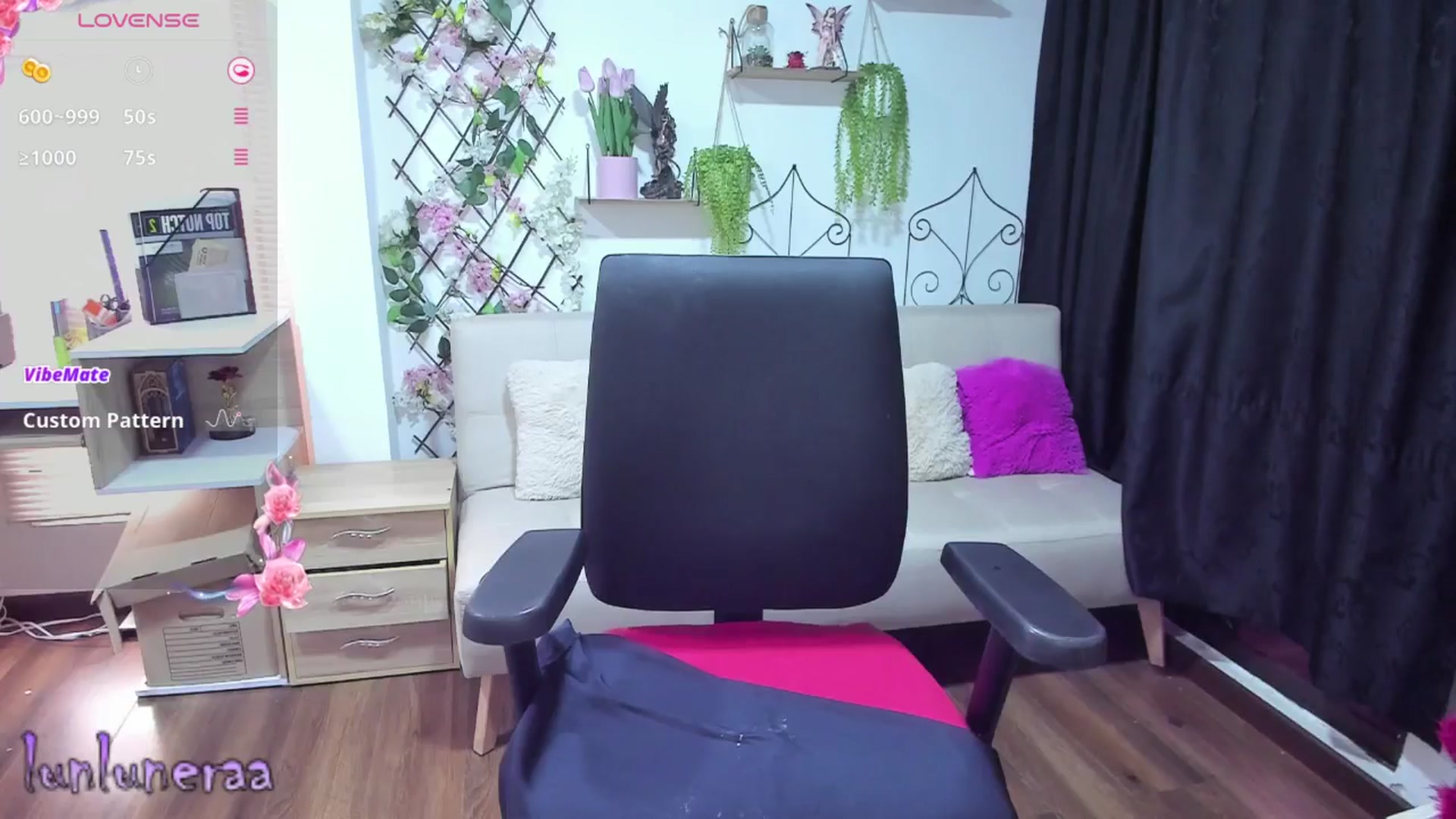 Gallery image thumbnail from LunaLuneraa's myfreecams stream on, 04/10/2025, 12:22 image 20 of 20