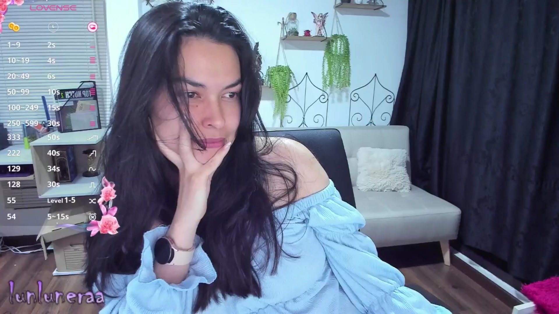 Gallery image thumbnail from LunaLuneraa's myfreecams stream on, 04/14/2025, 09:16 image 19 of 20