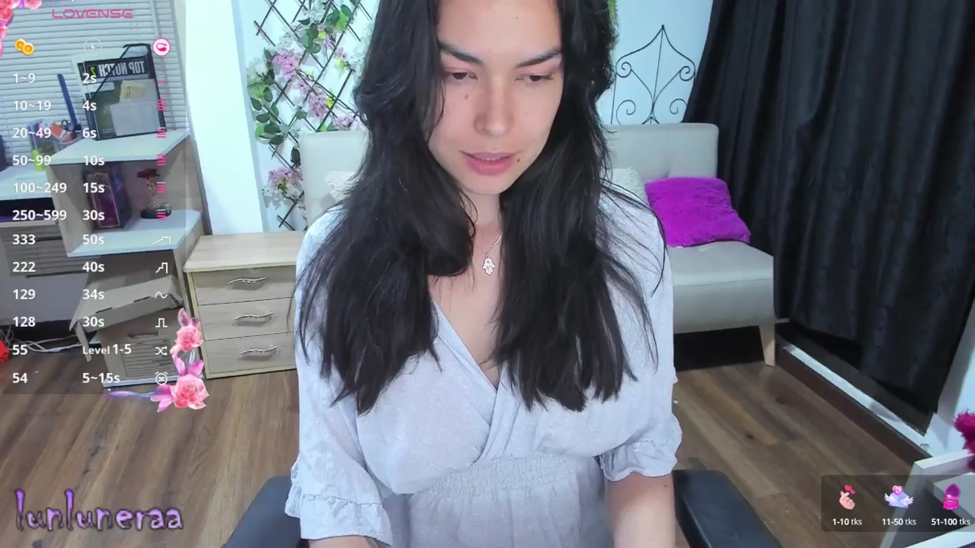 Gallery image thumbnail from LunaLuneraa's myfreecams stream on, 04/20/2025, 07:44 image 7 of 20
