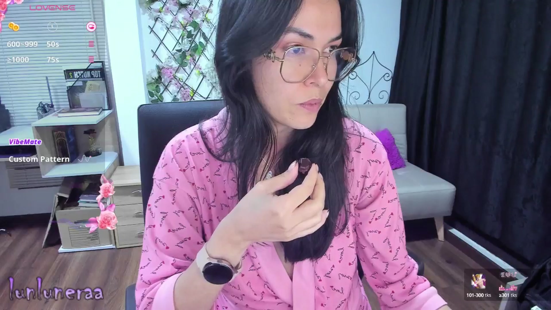 Gallery image thumbnail from LunaLuneraa's myfreecams stream on, 05/12/2025, 09:59 image 7 of 20