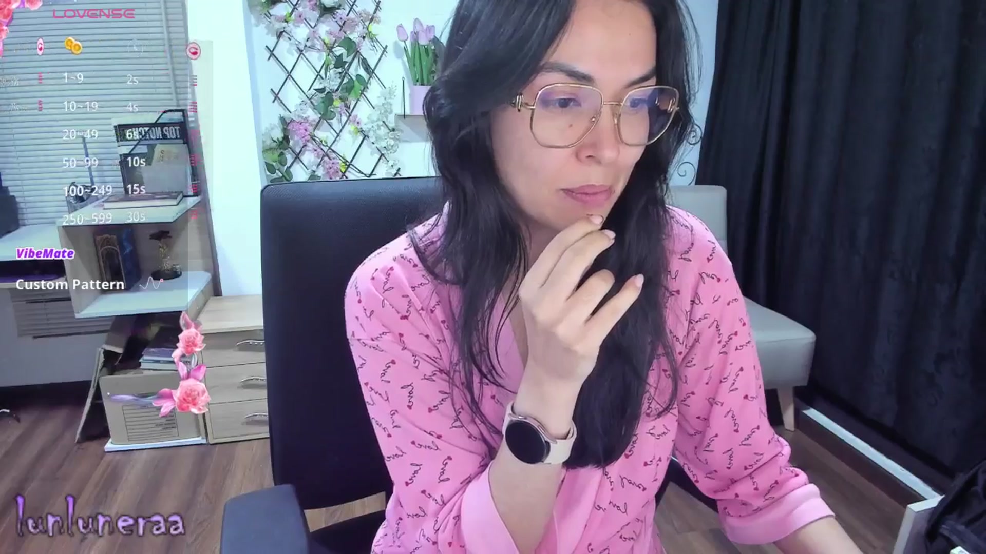 Gallery image thumbnail from LunaLuneraa's myfreecams stream on, 05/12/2025, 09:59 image 6 of 20