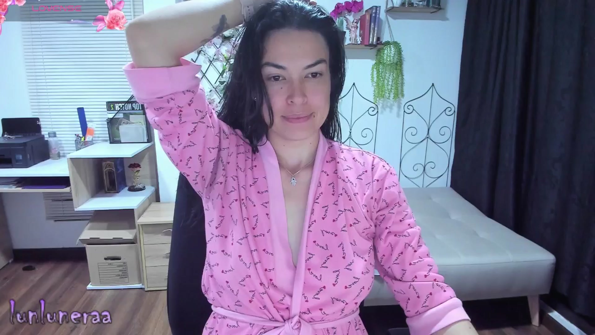 Gallery image thumbnail from LunaLuneraa's myfreecams stream on, 06/08/2025, 09:58 image 8 of 20