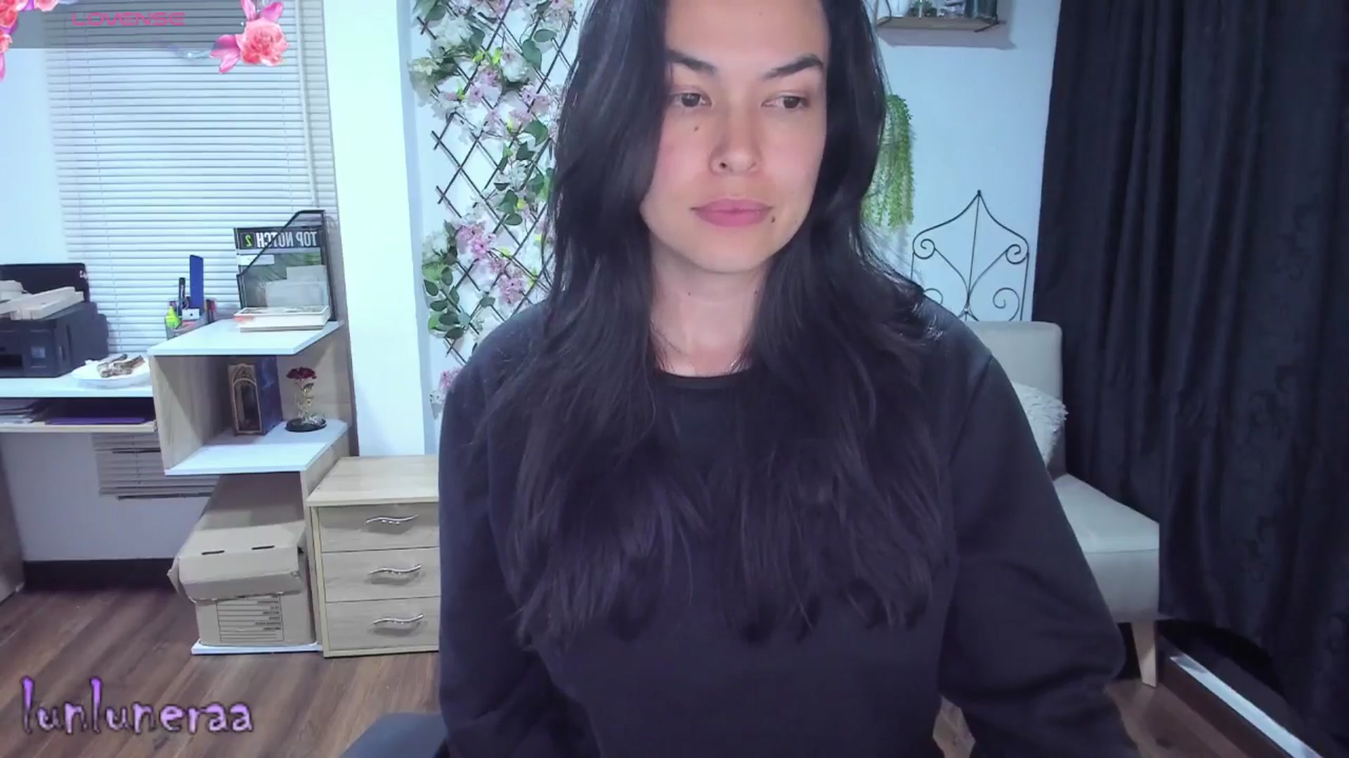 Gallery image thumbnail from LunaLuneraa's myfreecams stream on, 06/18/2025, 10:28 image 2 of 20