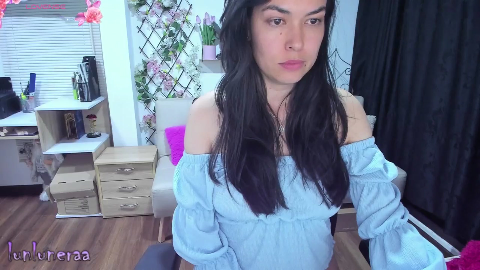 Gallery image thumbnail from LunaLuneraa's myfreecams stream on, 06/24/2025, 09:11 image 11 of 20
