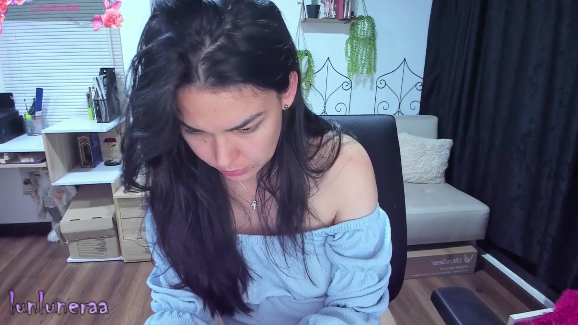Gallery image thumbnail from LunaLuneraa's myfreecams stream on, 06/24/2025, 09:11 image 5 of 20