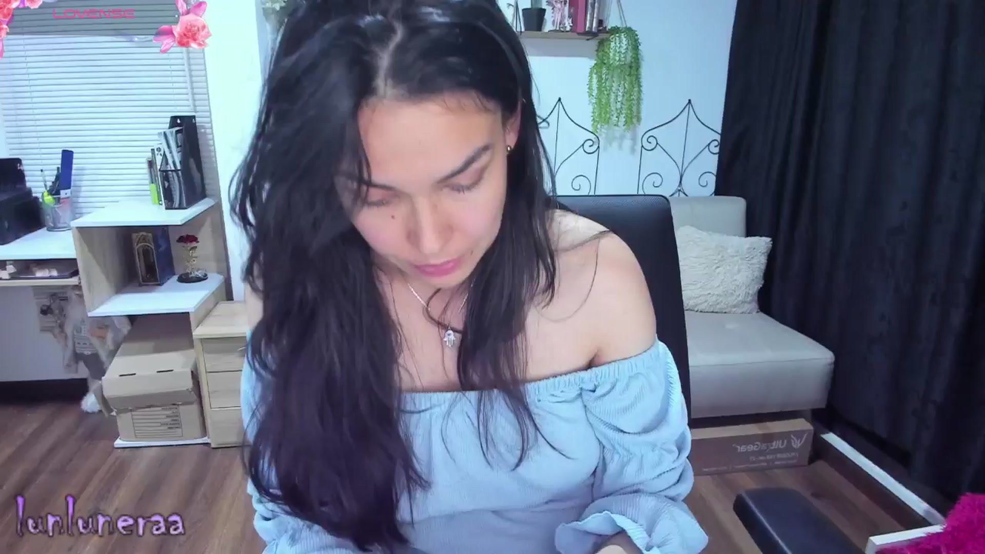 Gallery image thumbnail from LunaLuneraa's myfreecams stream on, 06/24/2025, 09:11 image 1 of 20