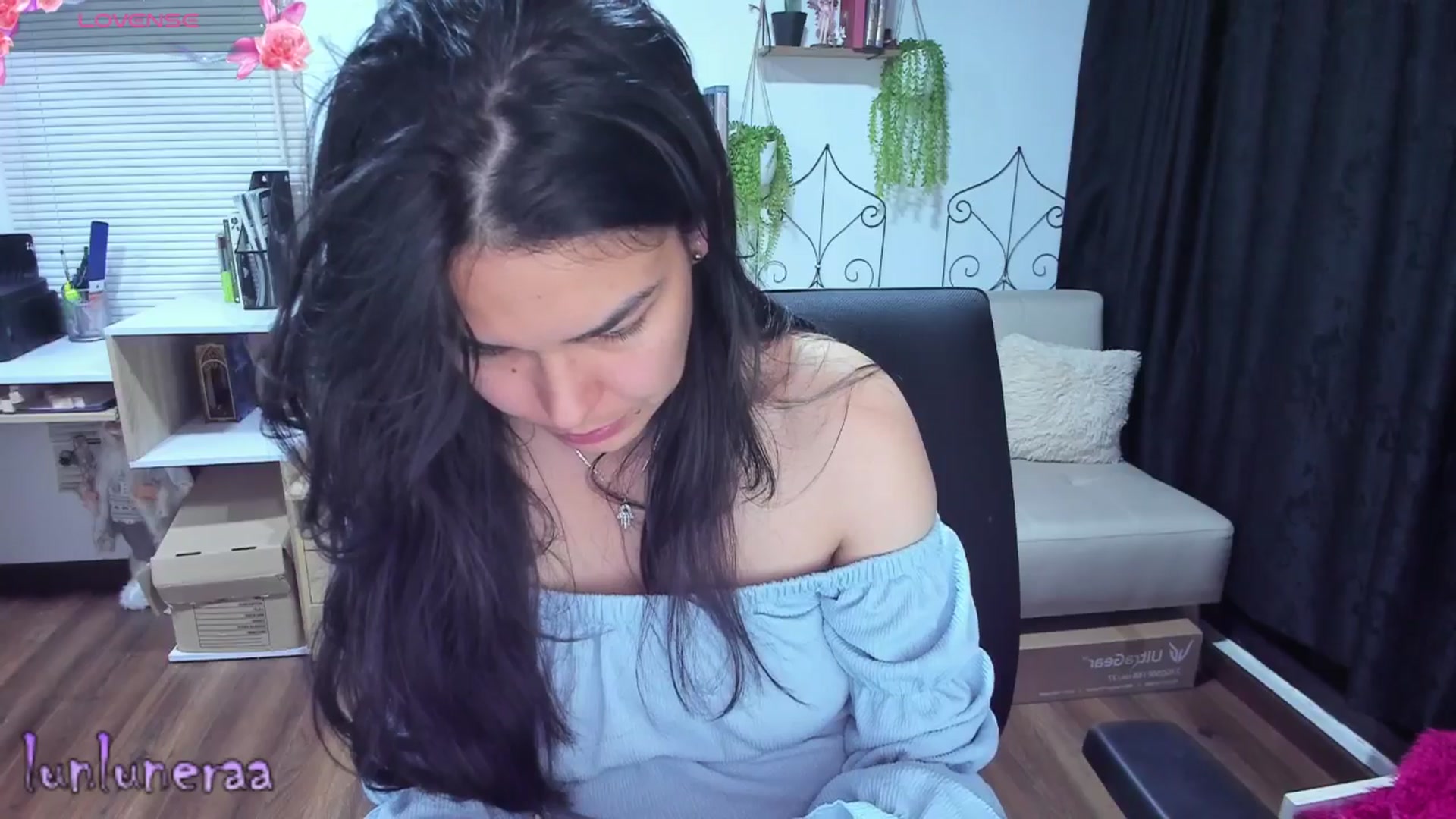 Gallery image thumbnail from LunaLuneraa's myfreecams stream on, 06/24/2025, 09:11 image 2 of 20