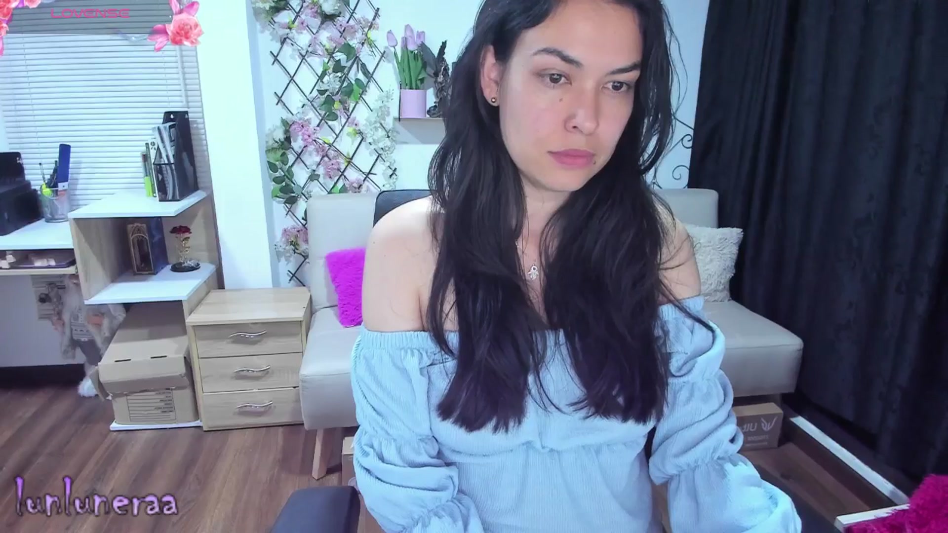 Gallery image thumbnail from LunaLuneraa's myfreecams stream on, 06/24/2025, 09:11 image 10 of 20