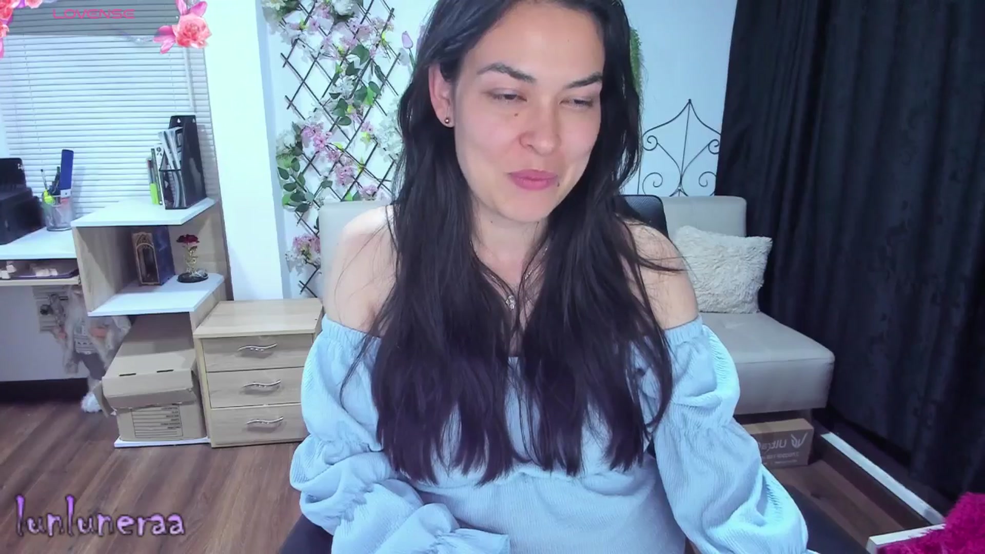 Gallery image thumbnail from LunaLuneraa's myfreecams stream on, 06/24/2025, 09:11 image 20 of 20