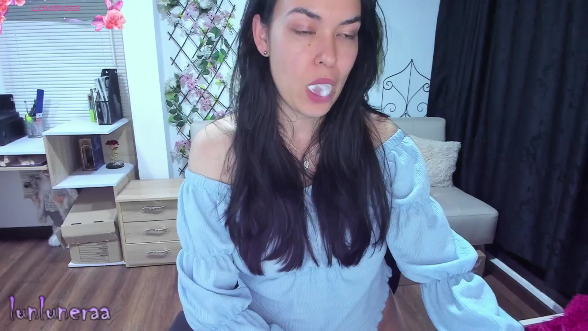 Gallery image thumbnail from LunaLuneraa's myfreecams stream on, 06/24/2025, 10:15 image 6 of 20