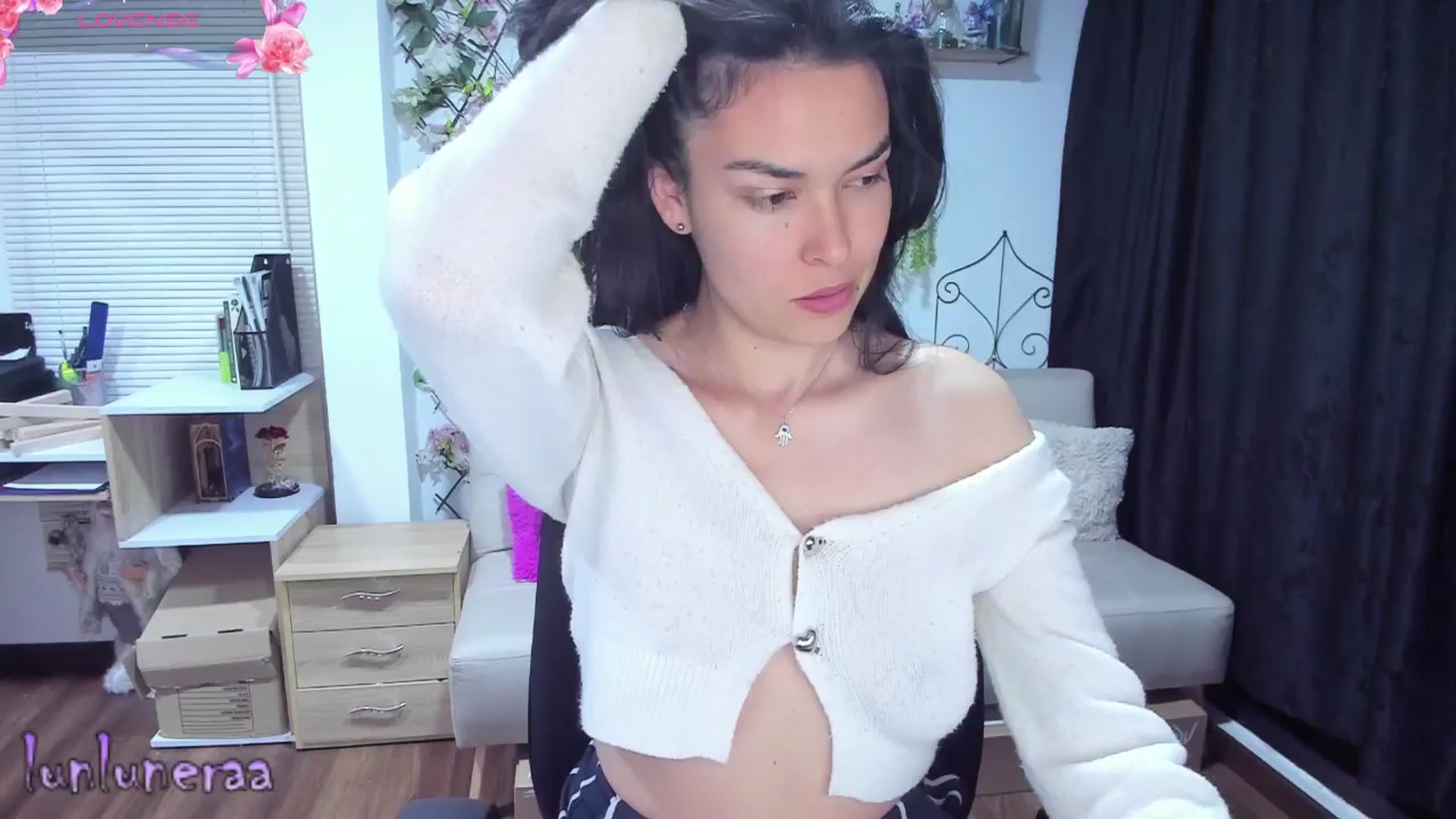 Gallery image thumbnail from LunaLuneraa's myfreecams stream on, 06/25/2025, 06:13 image 1 of 20