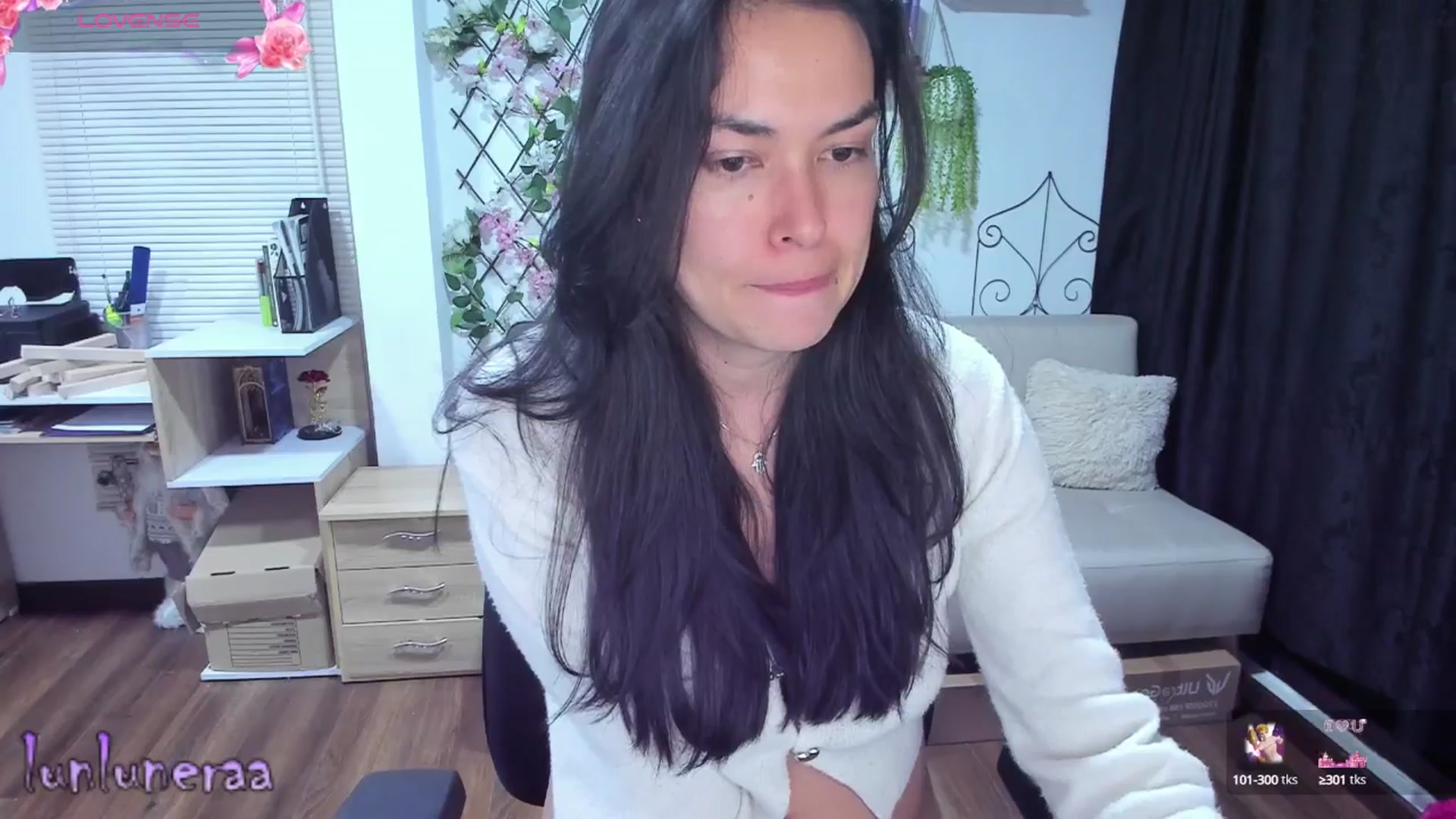 Gallery image thumbnail from LunaLuneraa's myfreecams stream on, 06/25/2025, 09:10 image 2 of 20