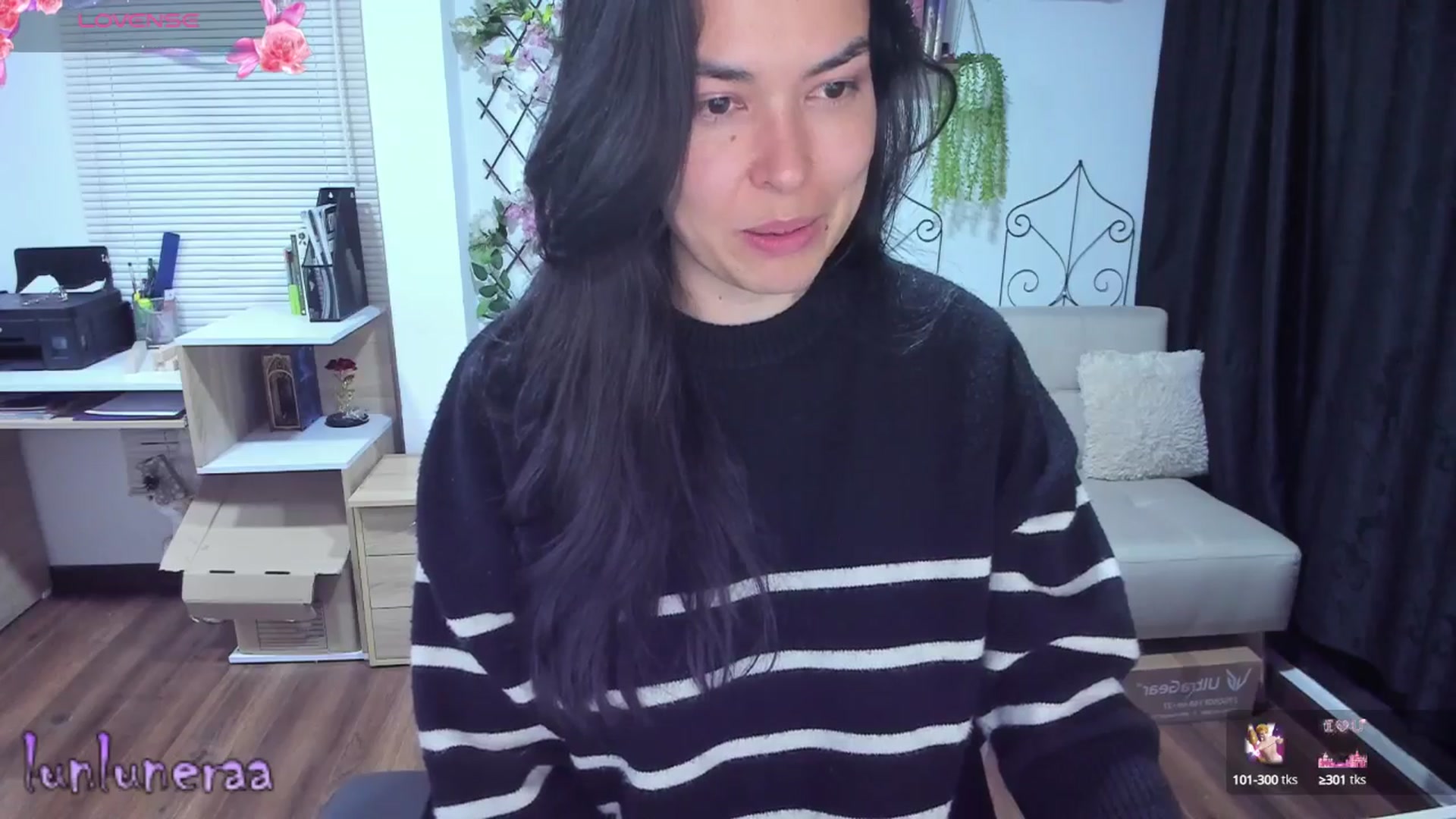 Gallery image thumbnail from LunaLuneraa's myfreecams stream on, 06/27/2025, 08:23 image 14 of 20