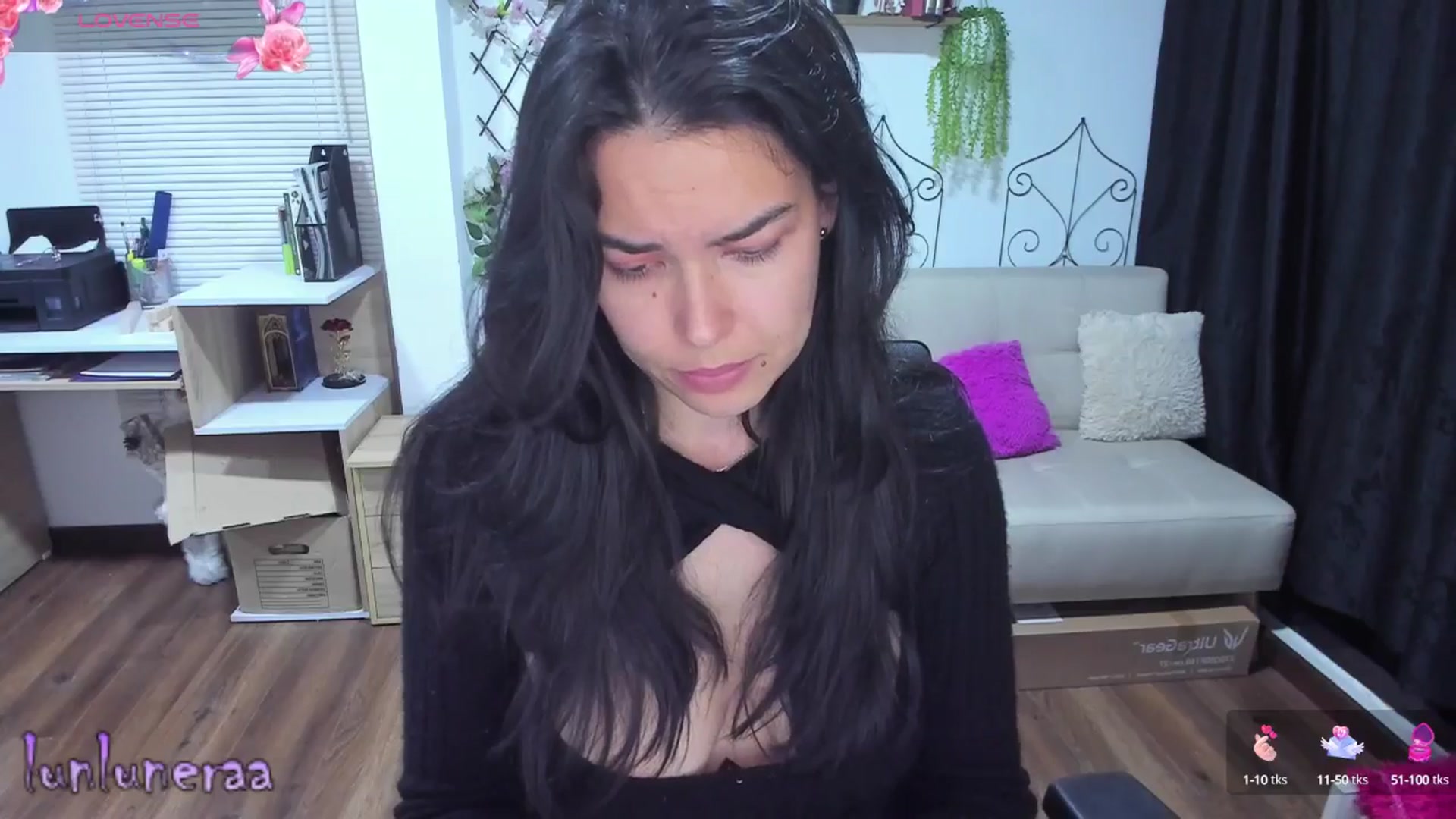 Gallery image thumbnail from LunaLuneraa's myfreecams stream on, 06/28/2025, 08:19 image 6 of 20
