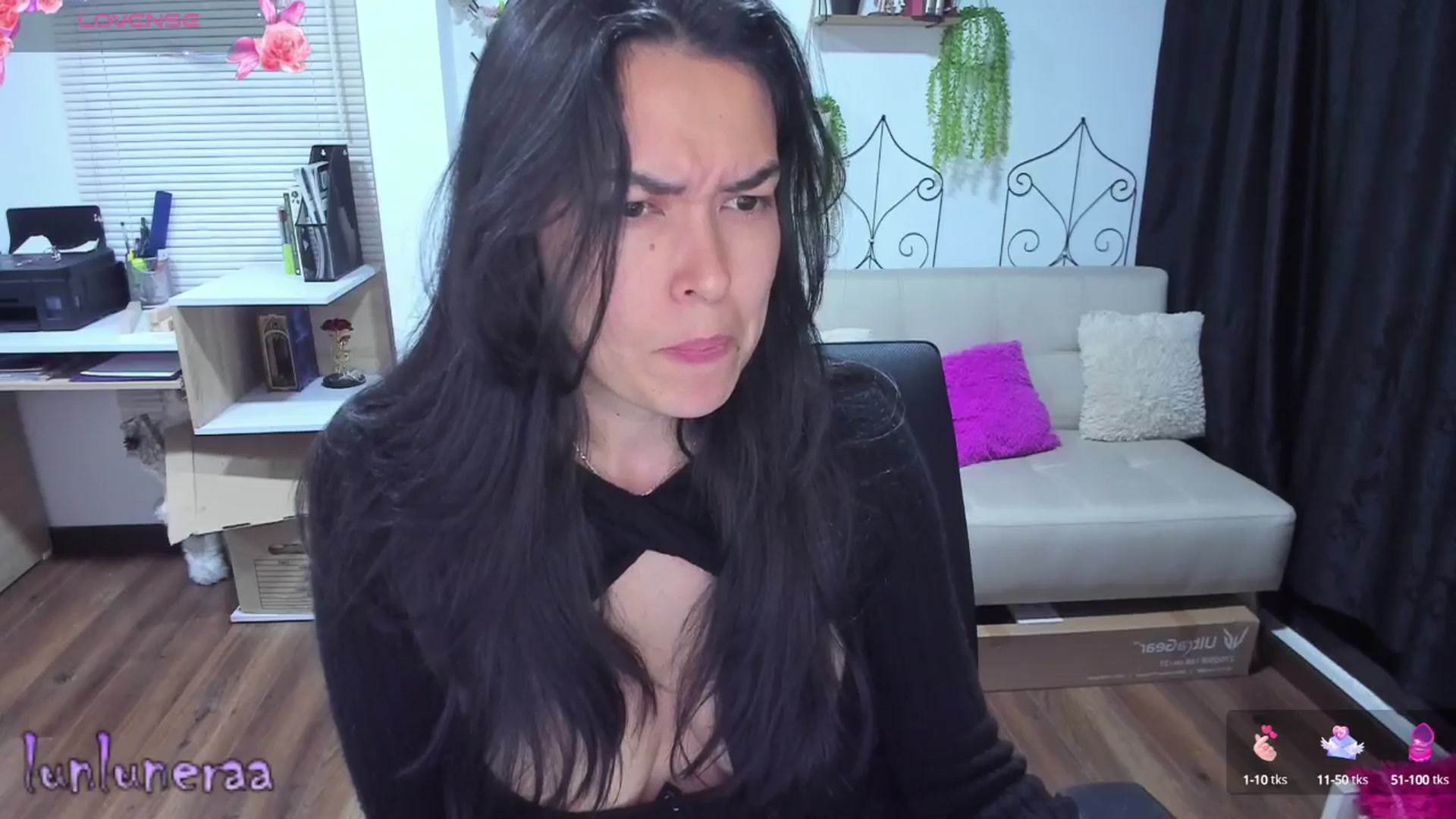 Gallery image thumbnail from LunaLuneraa's myfreecams stream on, 06/28/2025, 08:19 image 4 of 20