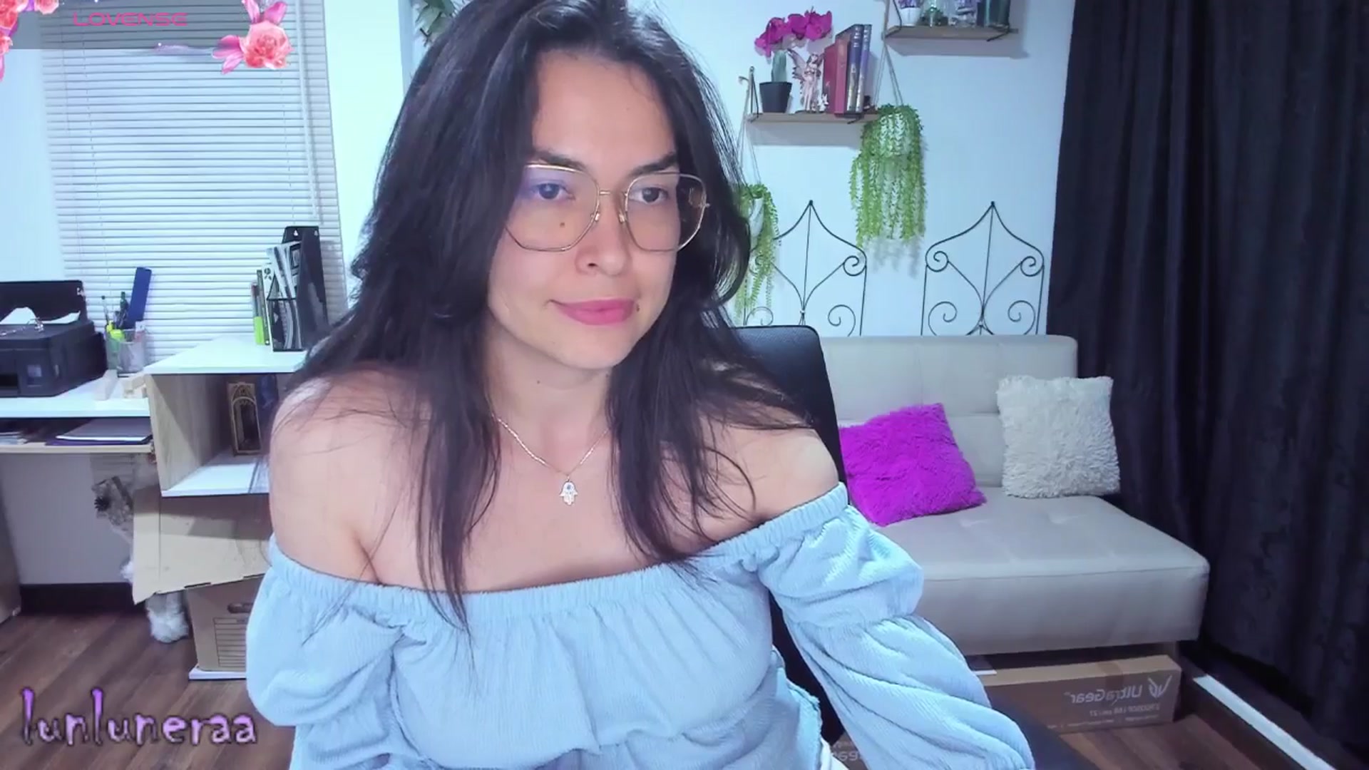 Gallery image thumbnail from LunaLuneraa's myfreecams stream on, 06/29/2025, 09:30 image 13 of 20