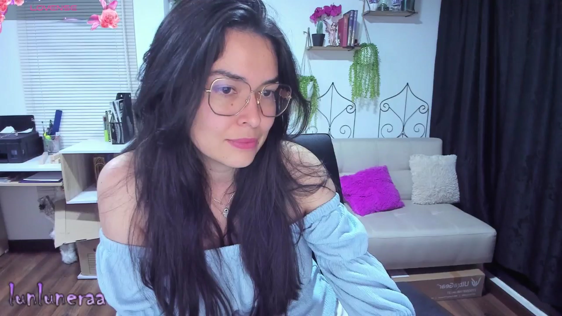Gallery image thumbnail from LunaLuneraa's myfreecams stream on, 06/29/2025, 09:30 image 9 of 20