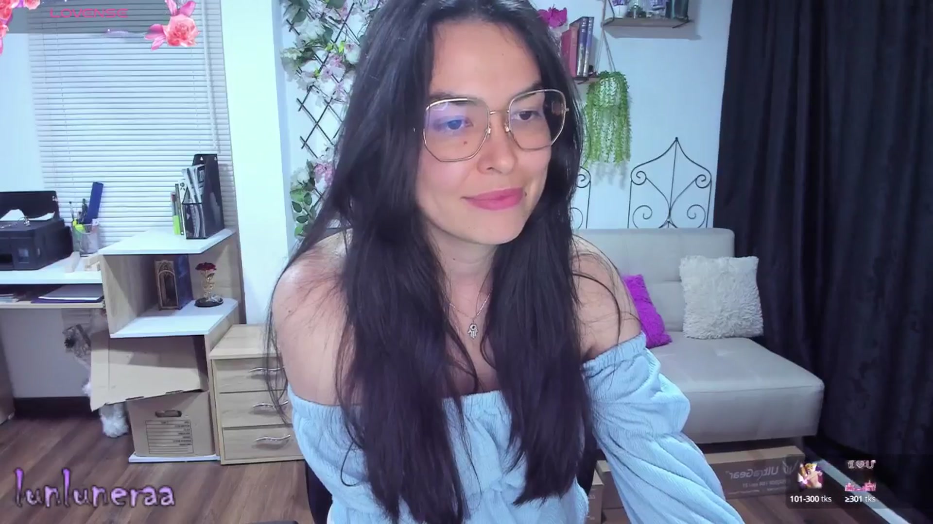 Gallery image thumbnail from LunaLuneraa's myfreecams stream on, 06/29/2025, 09:30 image 7 of 20