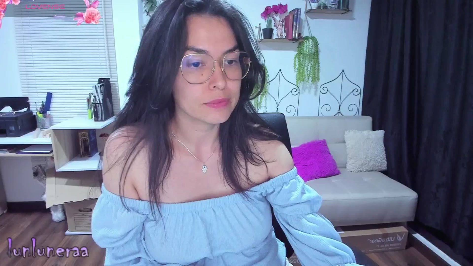 Gallery image thumbnail from LunaLuneraa's myfreecams stream on, 06/29/2025, 09:30 image 12 of 20