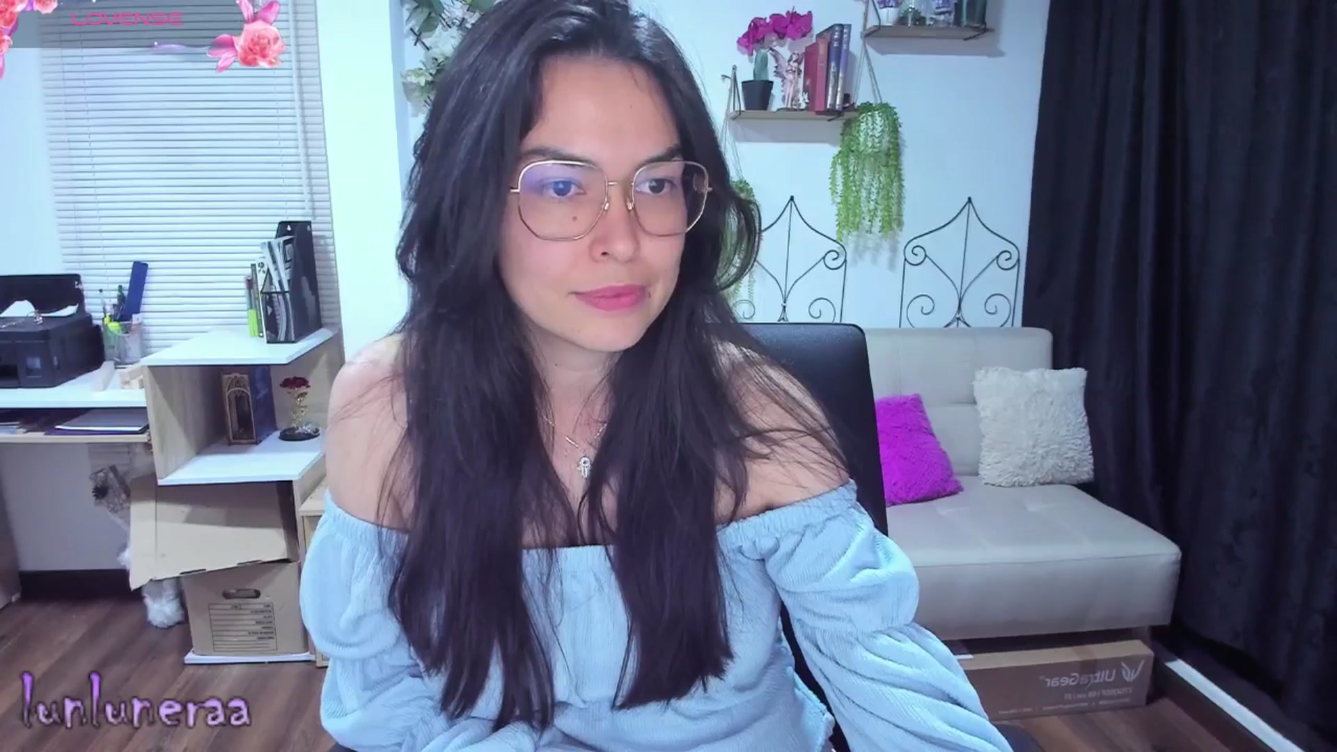 Gallery image thumbnail from LunaLuneraa's myfreecams stream on, 06/29/2025, 09:30 image 10 of 20