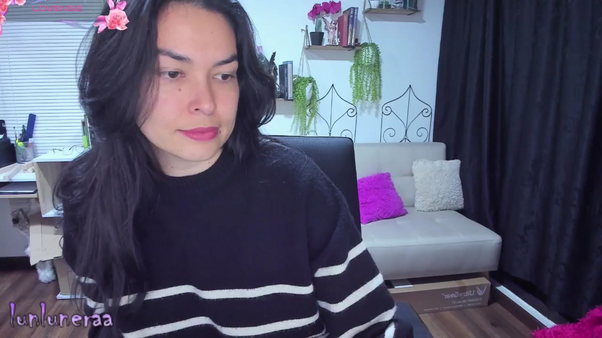 Gallery image thumbnail from LunaLuneraa's myfreecams stream on, 06/30/2025, 06:44 image 18 of 20
