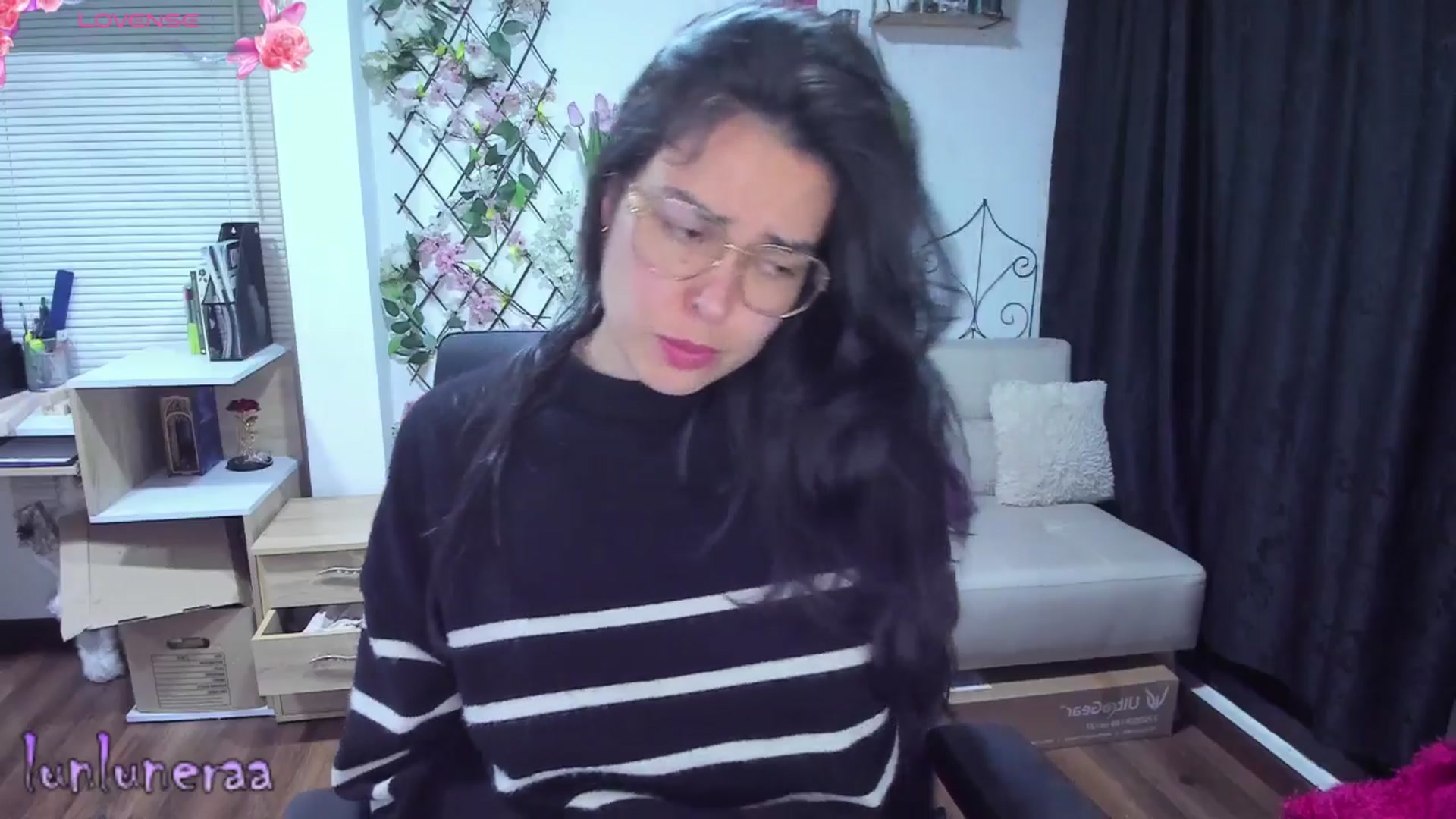 Gallery image thumbnail from LunaLuneraa's myfreecams stream on, 06/30/2025, 09:02 image 11 of 20