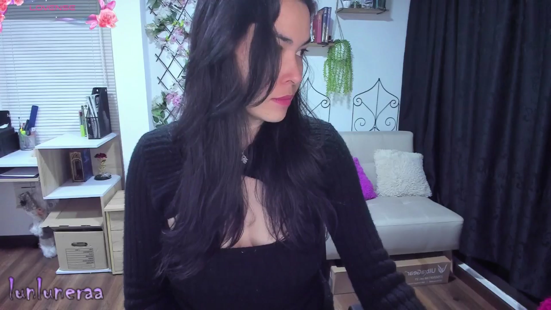 Gallery image thumbnail from LunaLuneraa's myfreecams stream on, 07/02/2025, 07:06 image 15 of 20