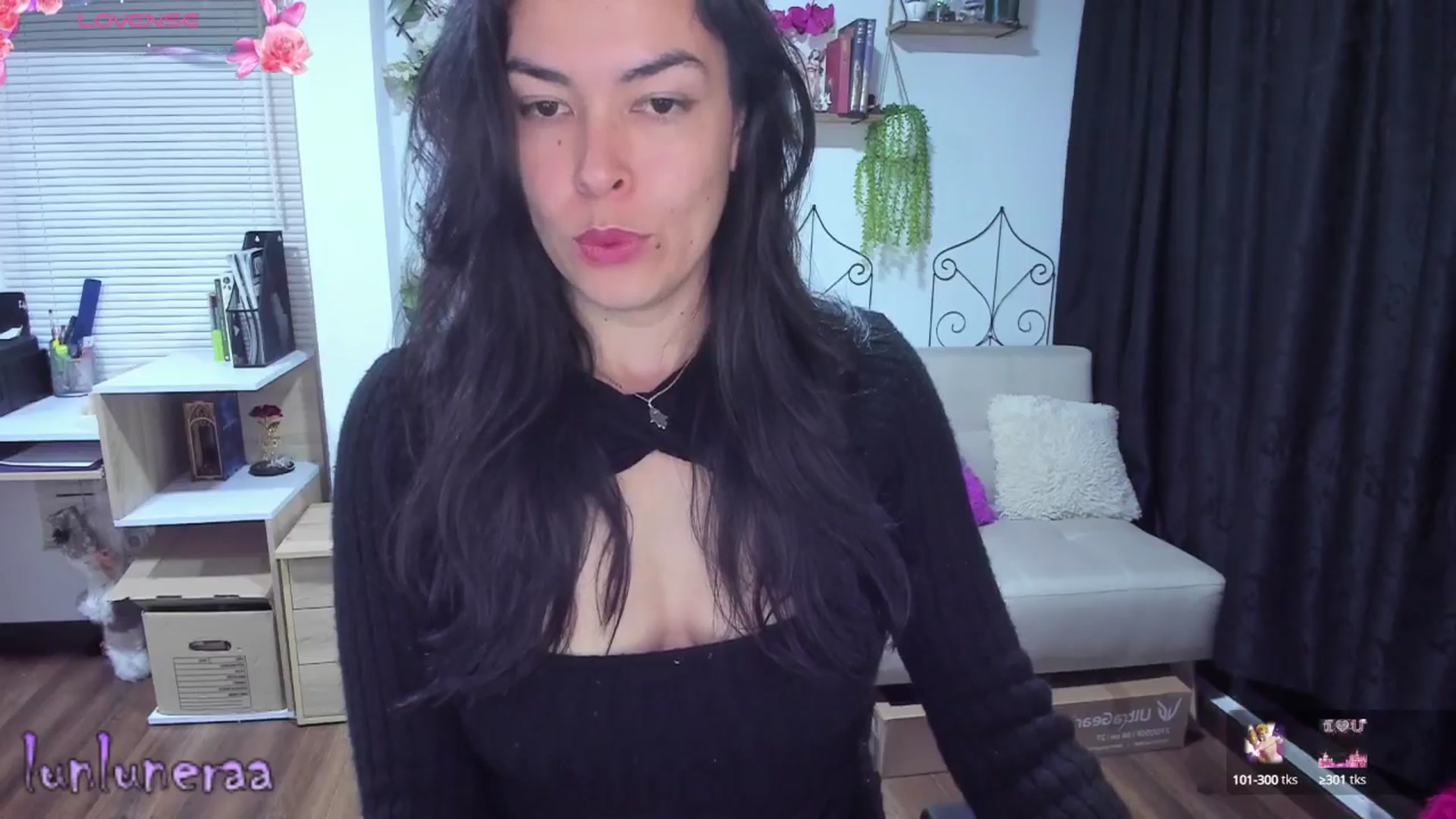 Gallery image thumbnail from LunaLuneraa's myfreecams stream on, 07/02/2025, 07:06 image 16 of 20