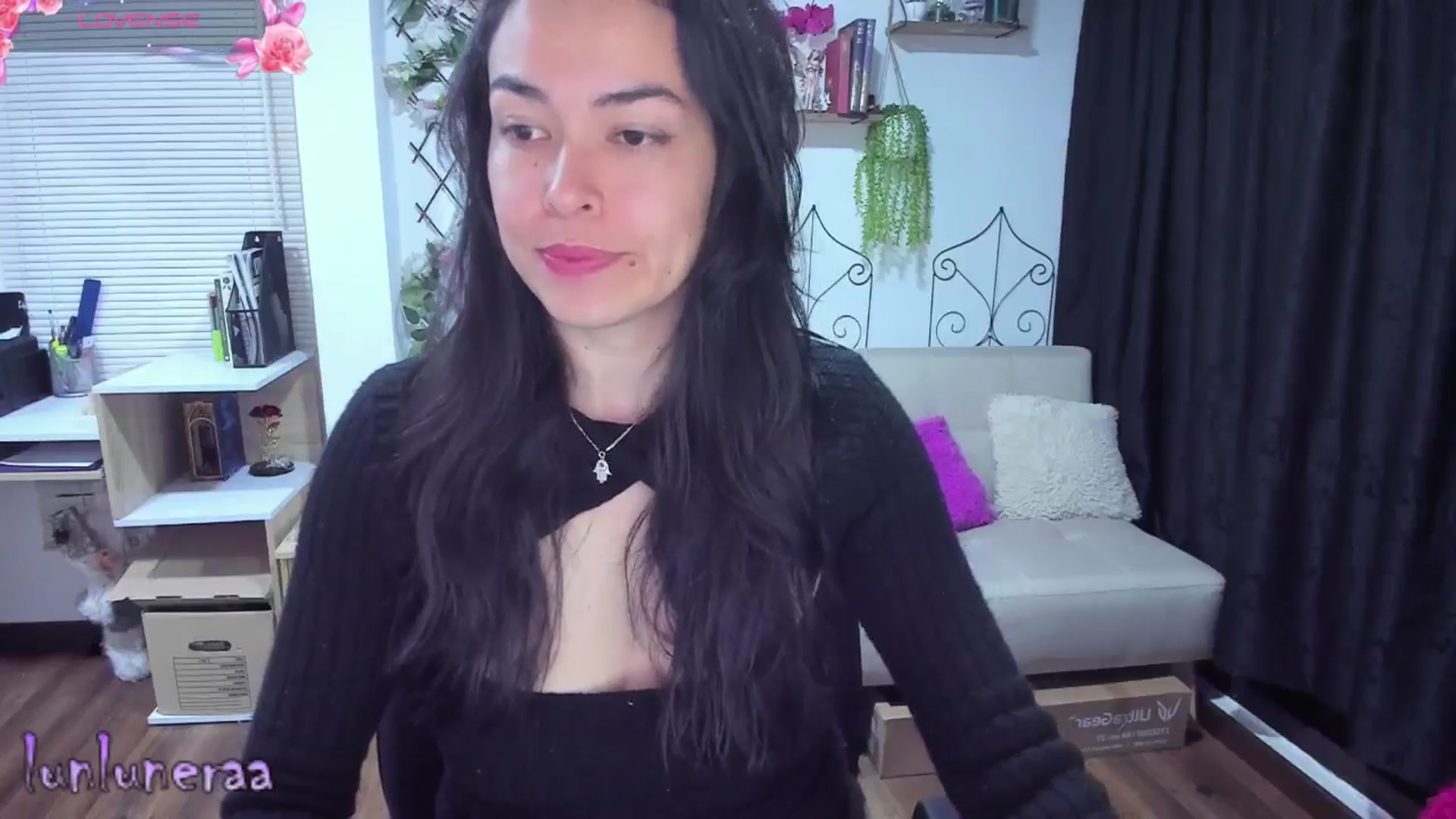 Gallery image thumbnail from LunaLuneraa's myfreecams stream on, 07/02/2025, 07:06 image 8 of 20