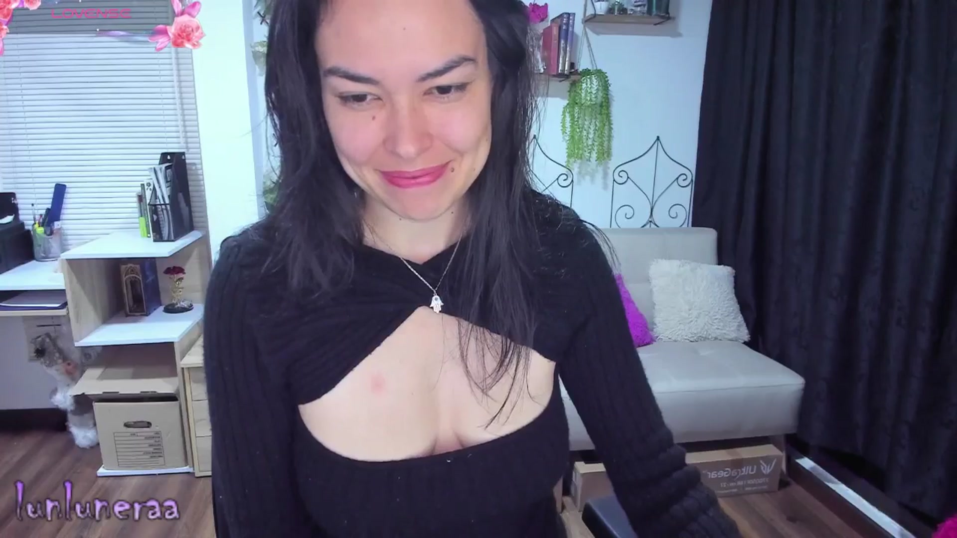 Gallery image thumbnail from LunaLuneraa's myfreecams stream on, 07/02/2025, 07:06 image 2 of 20