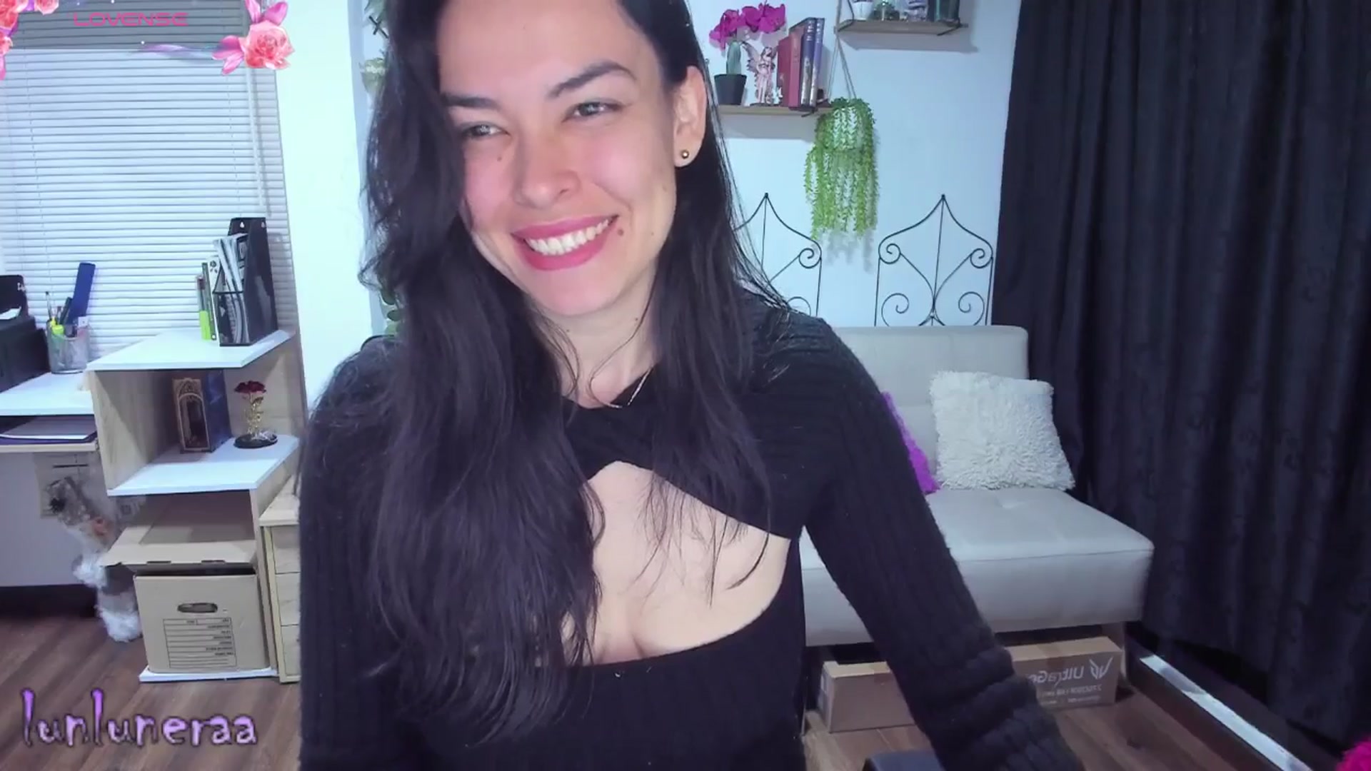 Gallery image thumbnail from LunaLuneraa's myfreecams stream on, 07/02/2025, 07:06 image 12 of 20