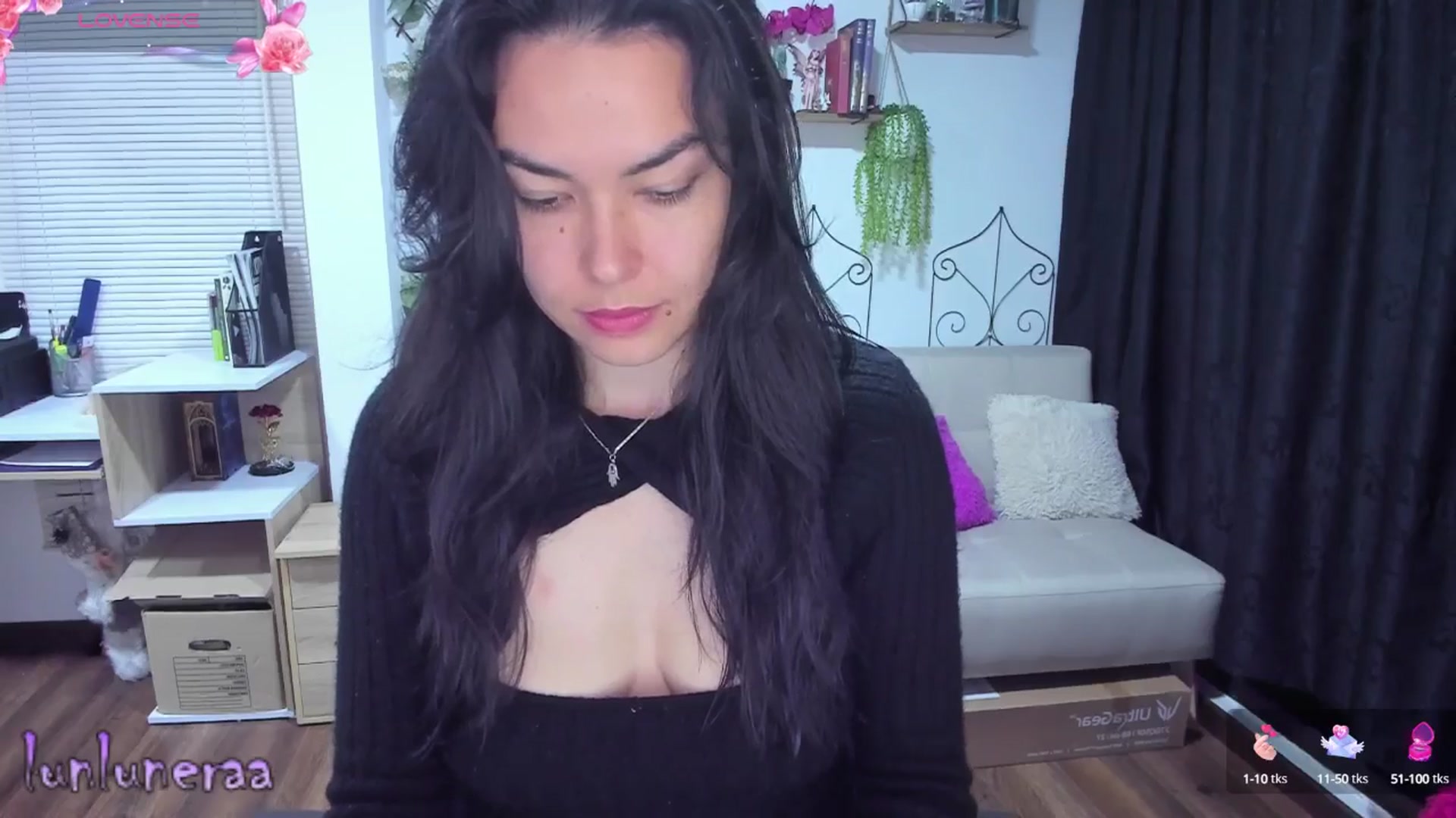 Gallery image thumbnail from LunaLuneraa's myfreecams stream on, 07/02/2025, 07:06 image 7 of 20