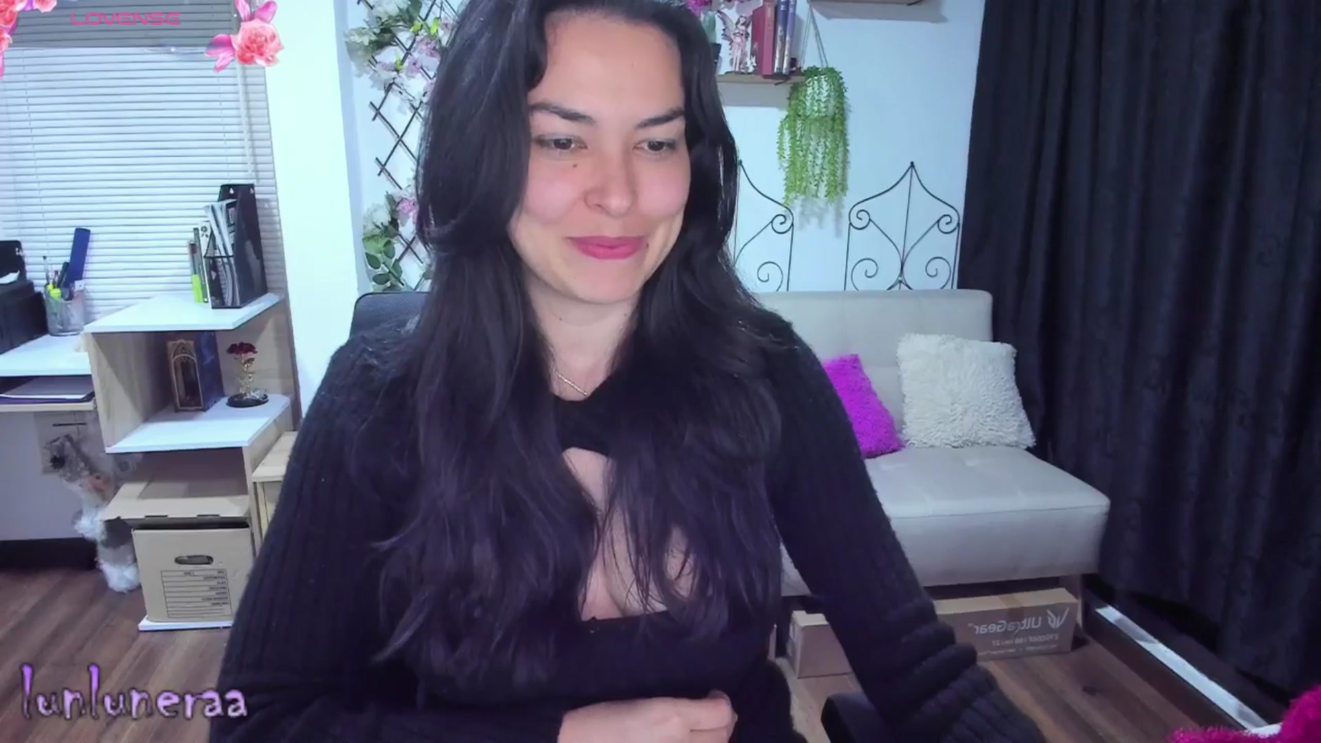 Gallery image thumbnail from LunaLuneraa's myfreecams stream on, 07/02/2025, 10:11 image 10 of 20