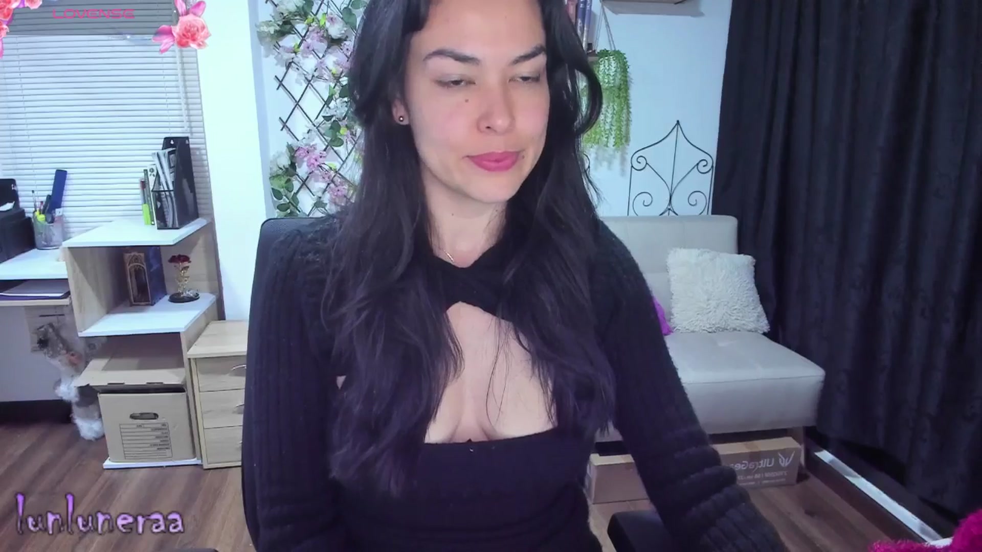Gallery image thumbnail from LunaLuneraa's myfreecams stream on, 07/02/2025, 10:11 image 8 of 20