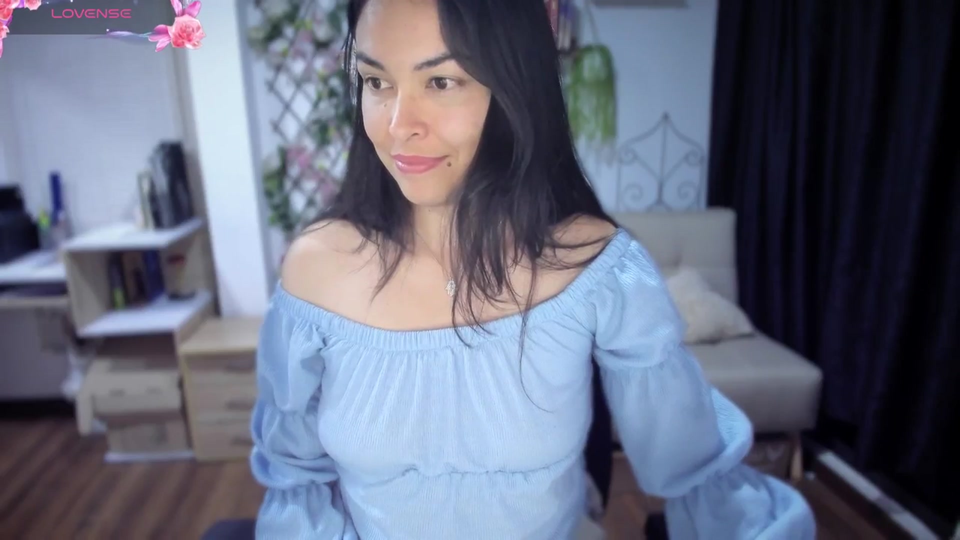 Gallery image thumbnail from LunaLuneraa's myfreecams stream on, 07/07/2025, 06:56 image 7 of 20