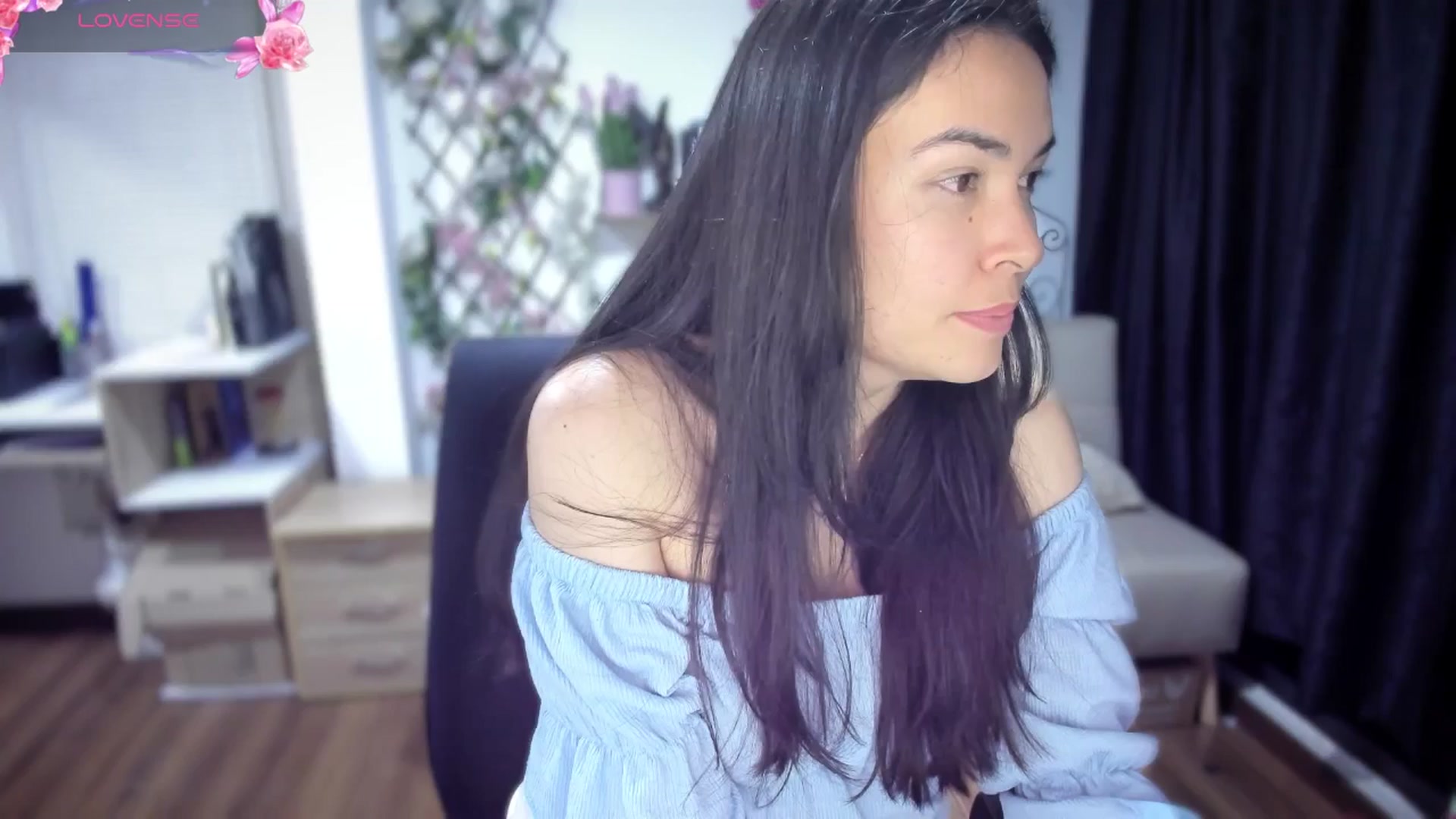 Gallery image thumbnail from LunaLuneraa's myfreecams stream on, 07/07/2025, 09:37 image 13 of 20