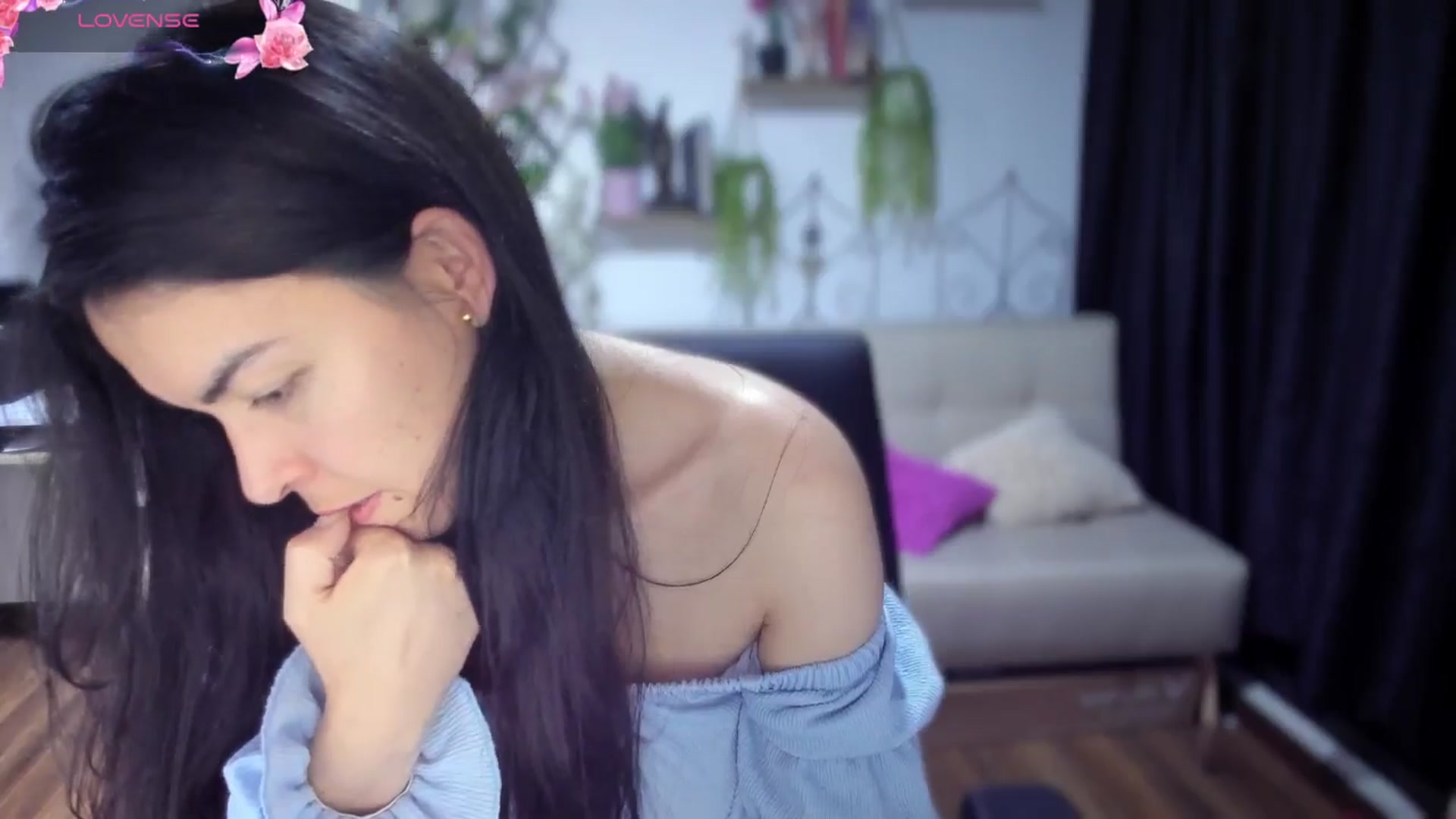 Gallery image thumbnail from LunaLuneraa's myfreecams stream on, 07/07/2025, 09:37 image 9 of 20
