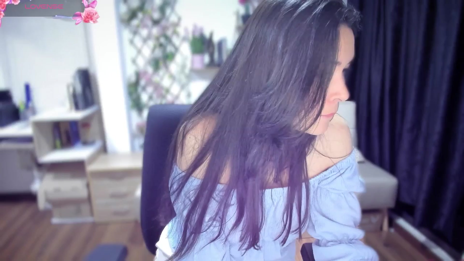 Gallery image thumbnail from LunaLuneraa's myfreecams stream on, 07/07/2025, 09:37 image 16 of 20