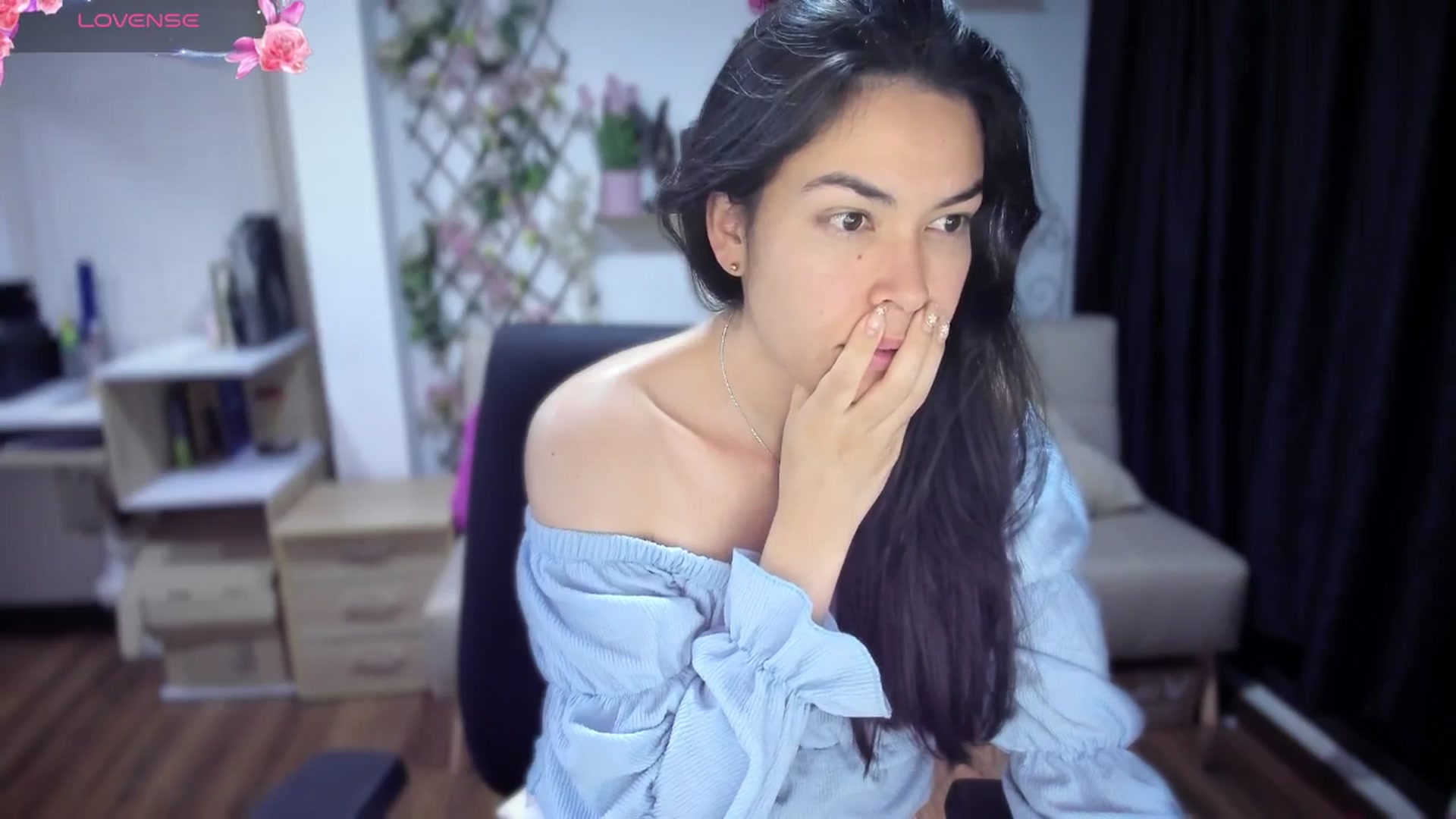 Gallery image thumbnail from LunaLuneraa's myfreecams stream on, 07/07/2025, 09:37 image 6 of 20