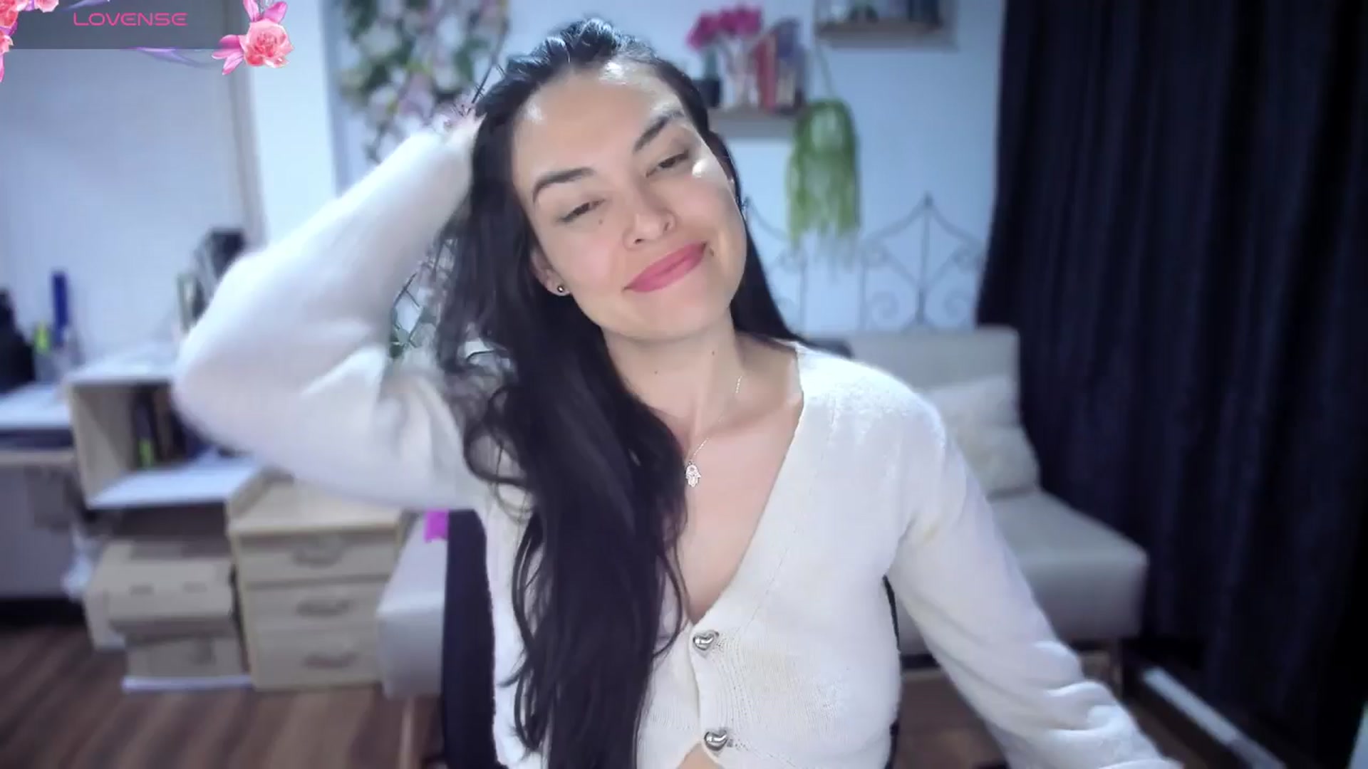Gallery image thumbnail from LunaLuneraa's myfreecams stream on, 07/08/2025, 09:09 image 15 of 20