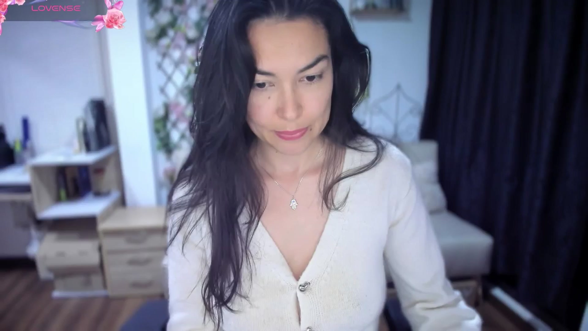Gallery image thumbnail from LunaLuneraa's myfreecams stream on, 07/08/2025, 09:09 image 1 of 20