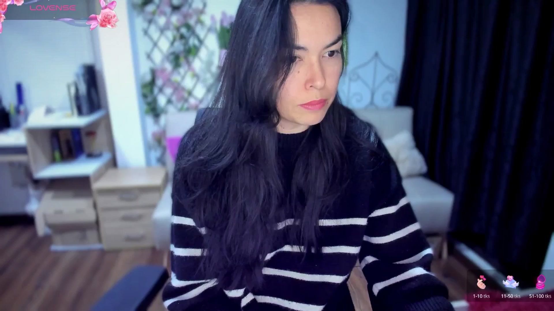 Gallery image thumbnail from LunaLuneraa's myfreecams stream on, 07/09/2025, 07:43 image 12 of 20
