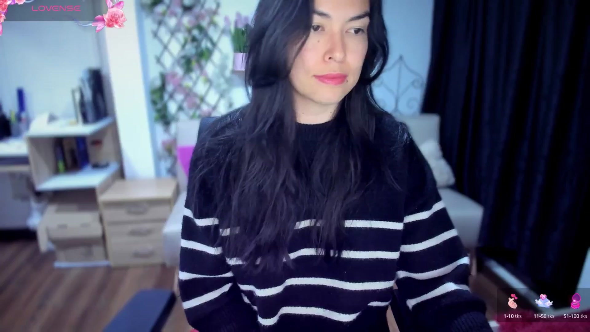 Gallery image thumbnail from LunaLuneraa's myfreecams stream on, 07/09/2025, 07:43 image 15 of 20