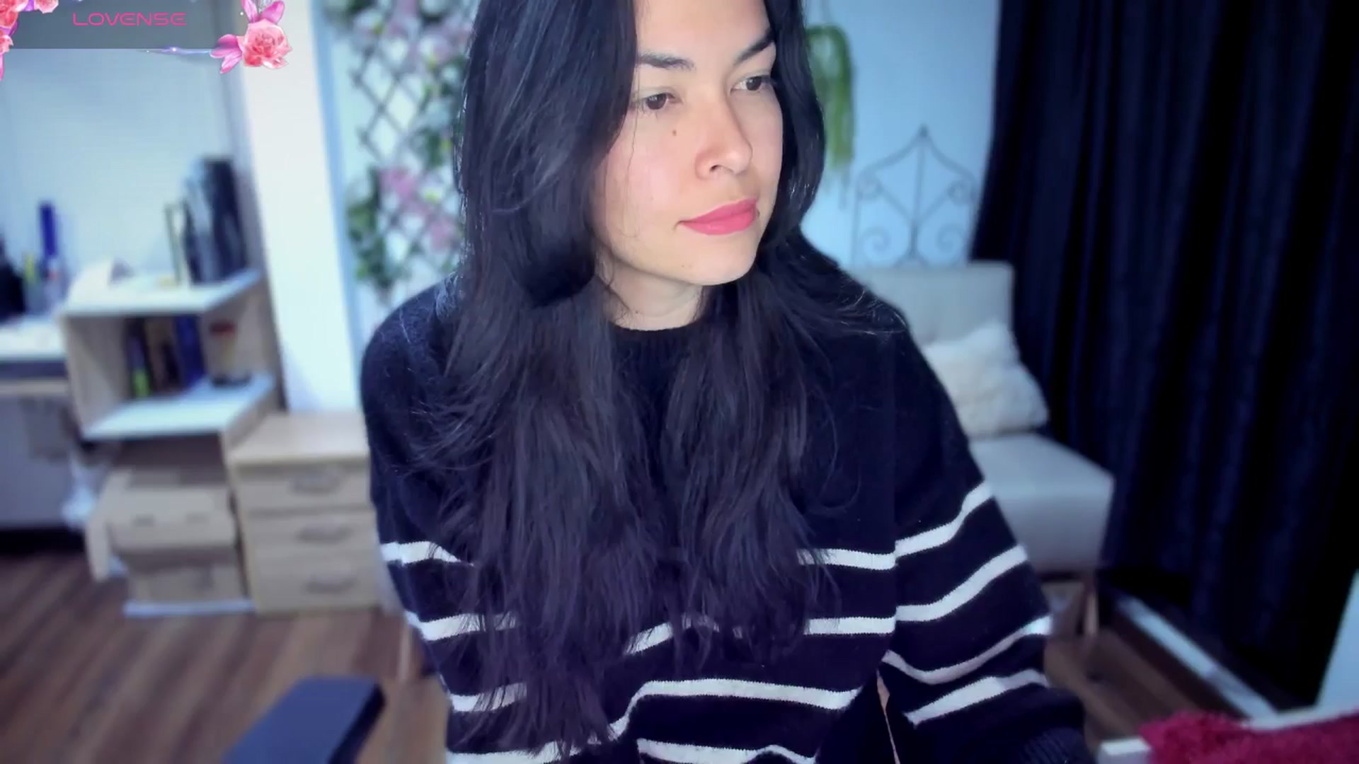 Gallery image thumbnail from LunaLuneraa's myfreecams stream on, 07/09/2025, 07:43 image 8 of 20