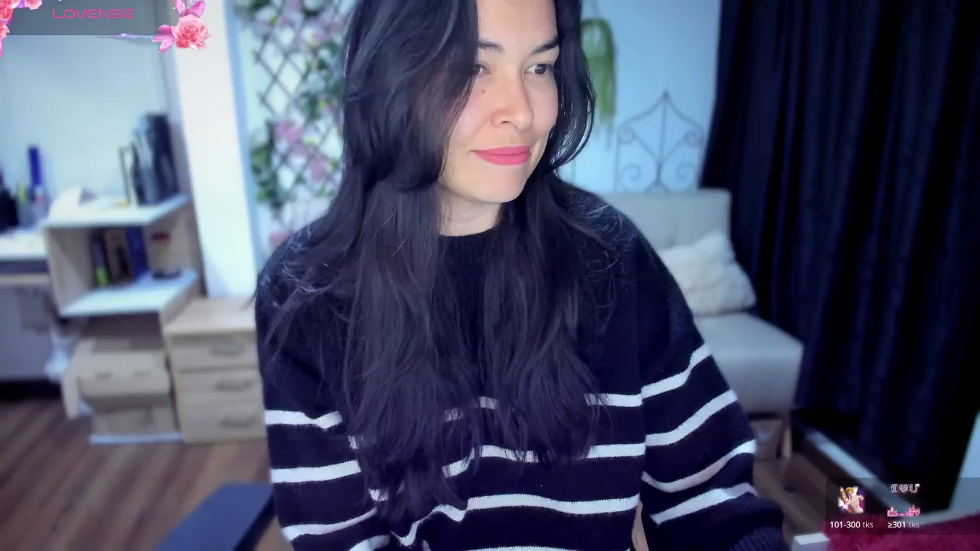 Gallery image thumbnail from LunaLuneraa's myfreecams stream on, 07/09/2025, 07:43 image 6 of 20