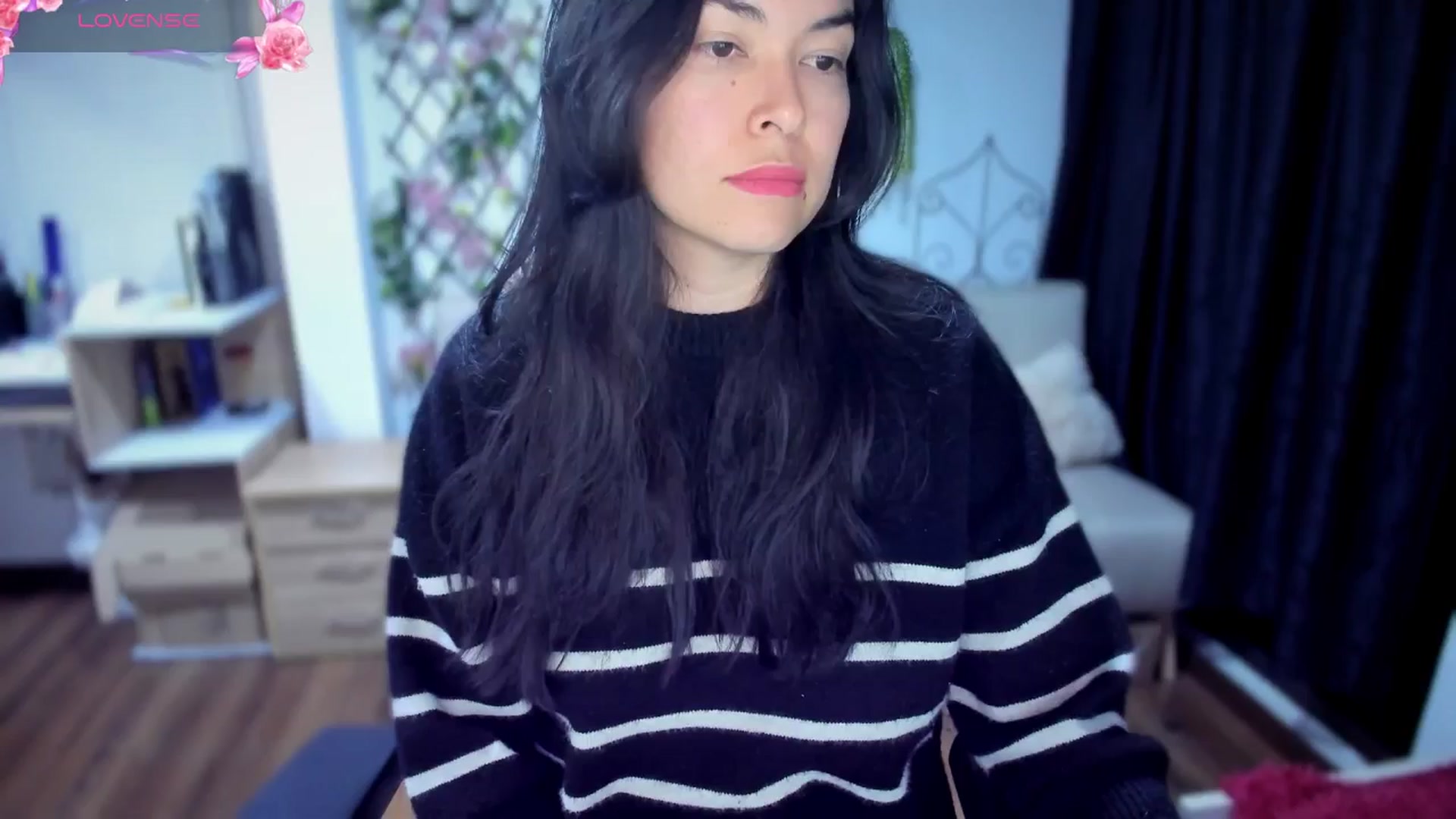 Gallery image thumbnail from LunaLuneraa's myfreecams stream on, 07/09/2025, 07:43 image 7 of 20