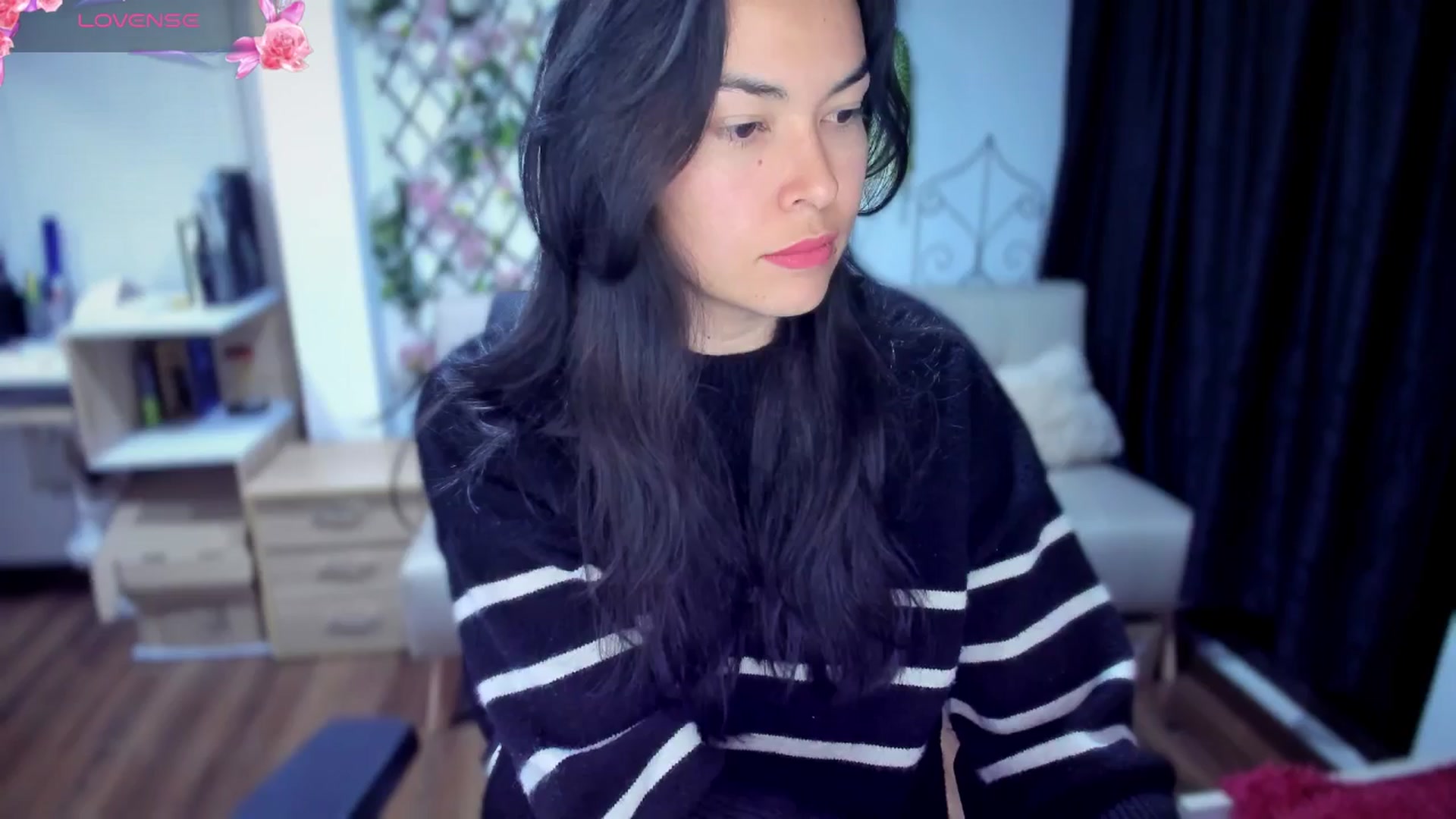 Gallery image thumbnail from LunaLuneraa's myfreecams stream on, 07/09/2025, 07:43 image 5 of 20